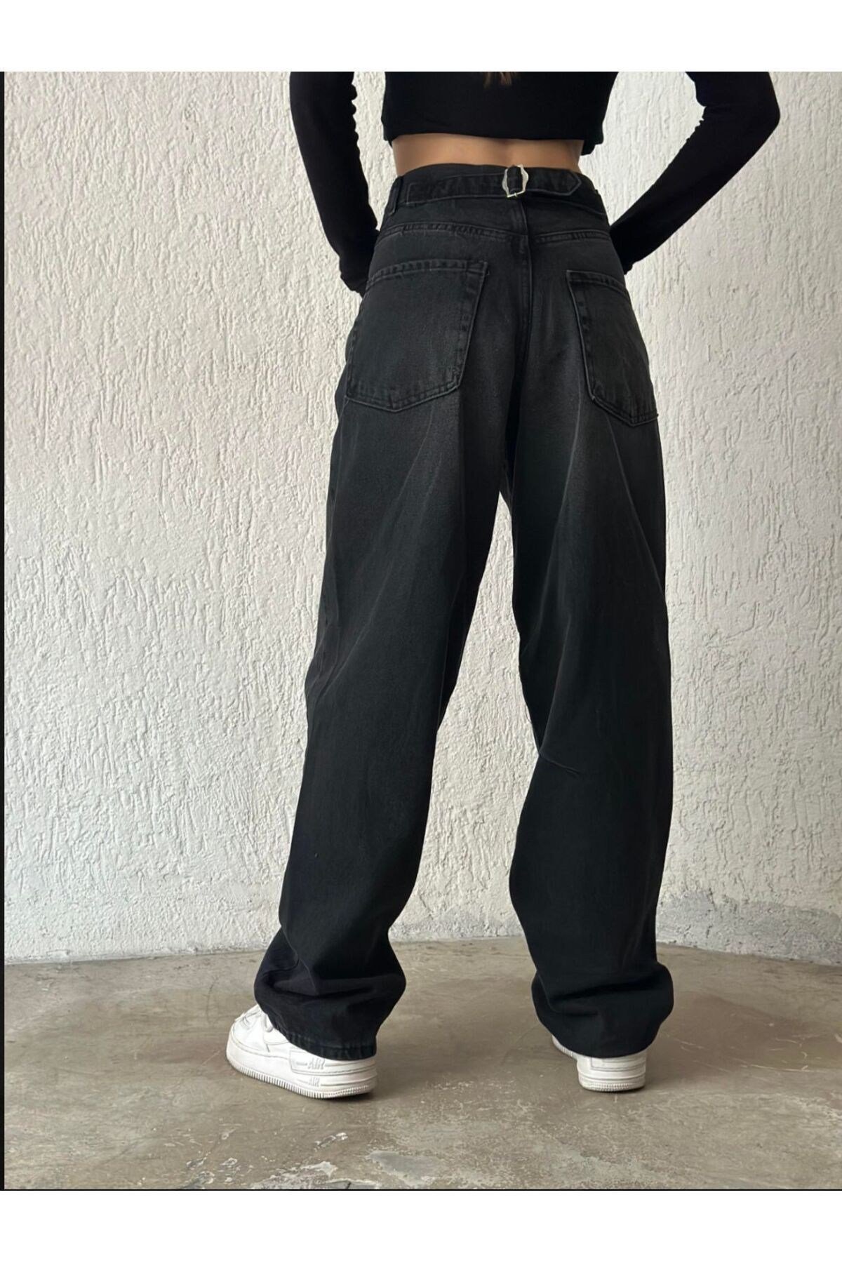 Sim Siyah Toka Detaylı Bol Kesim Geniş Paça Rahat Baggy Jean Kot Salaş Kadın Pantolon Balon