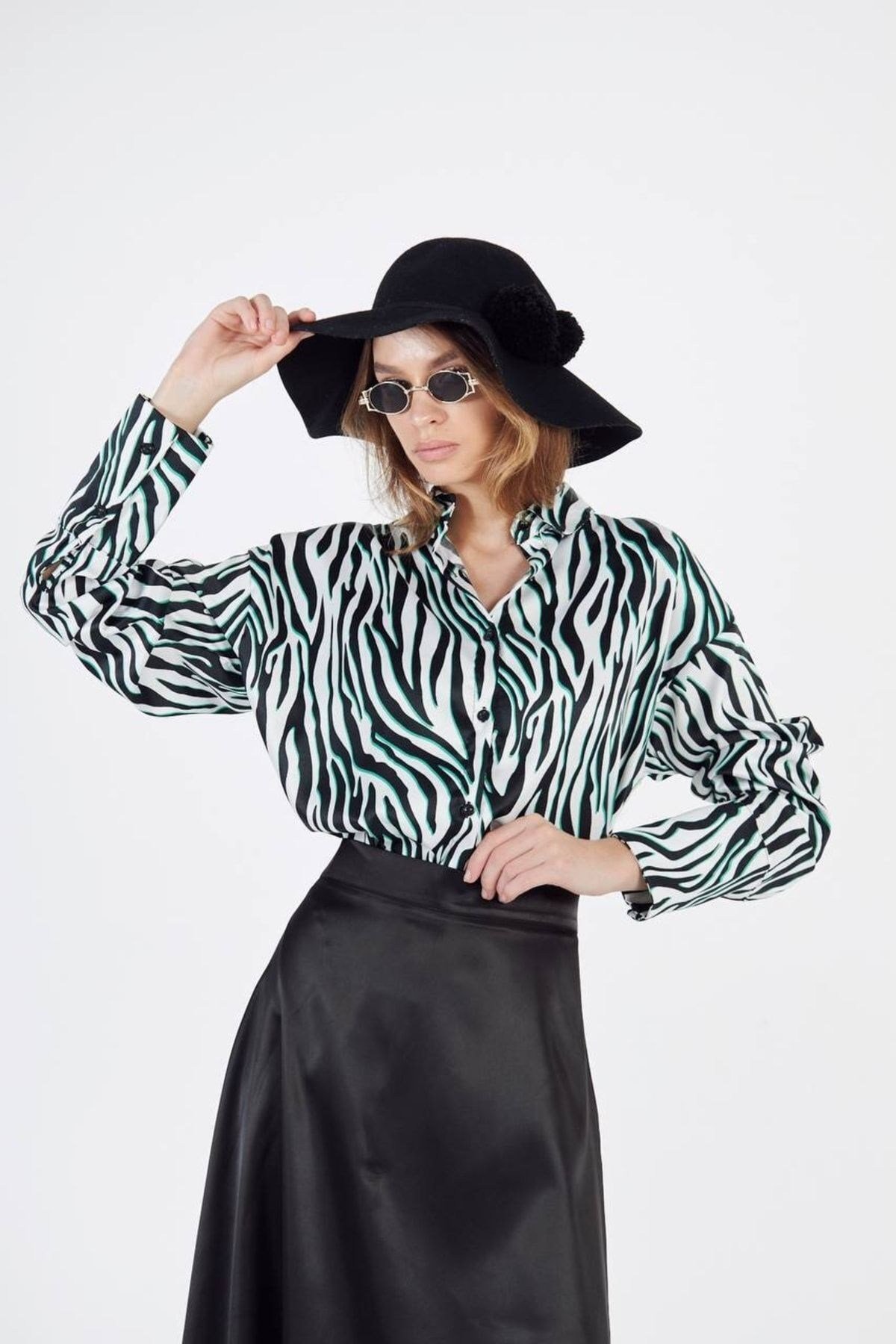 Zebra Desenli Oversize Saten Yeşil Gömlek