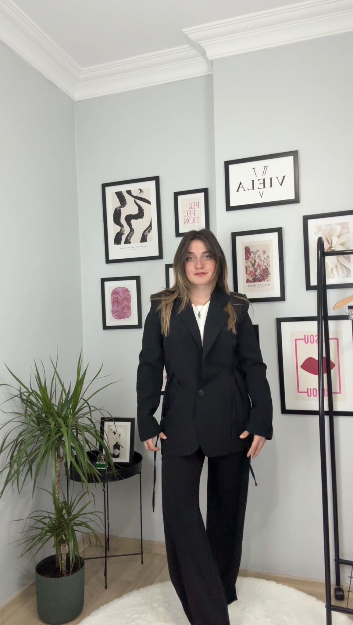 Siyah Bağlama Detaylı Blazer