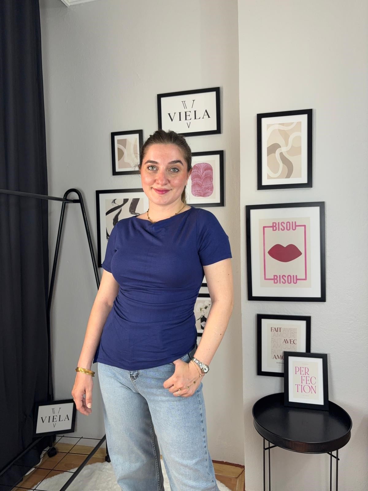 Yanı Büzgülü Lacivert Bluz