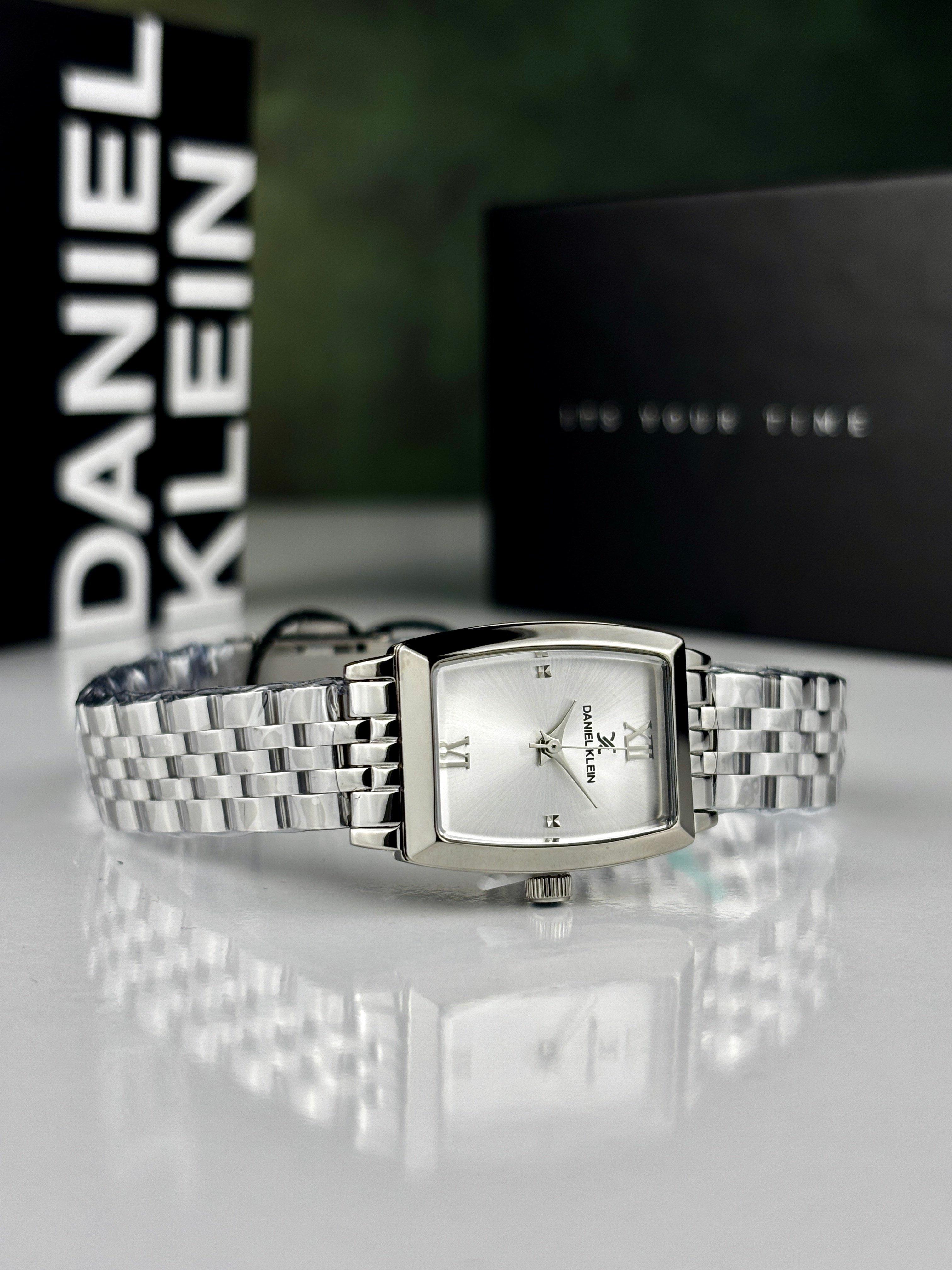 DANIEL KLEIN DK.1.13766-1 “BEYAZ KADRAN” KADIN KOL SAATİ