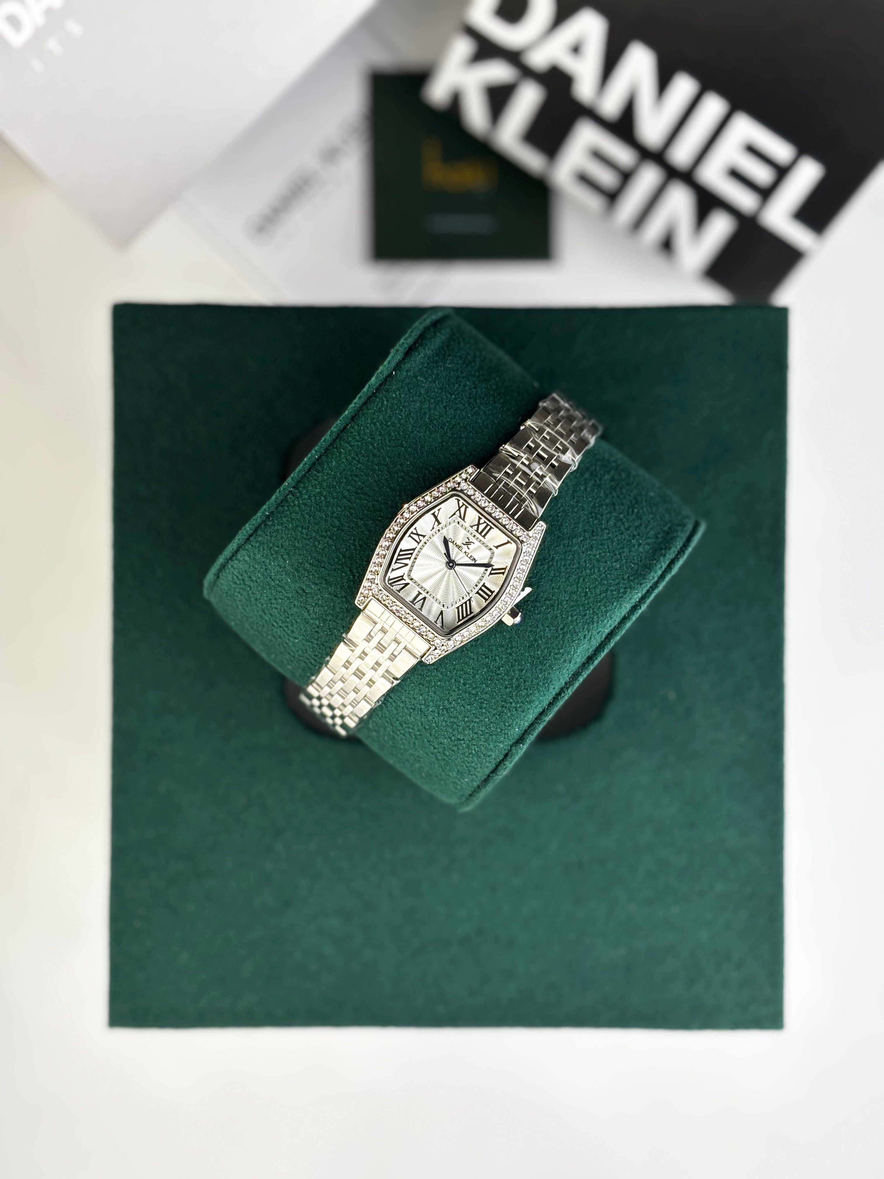 DANIEL KLEIN DK.1.14106-1 “BEYAZ KADRAN” KADIN KOL SAATİ