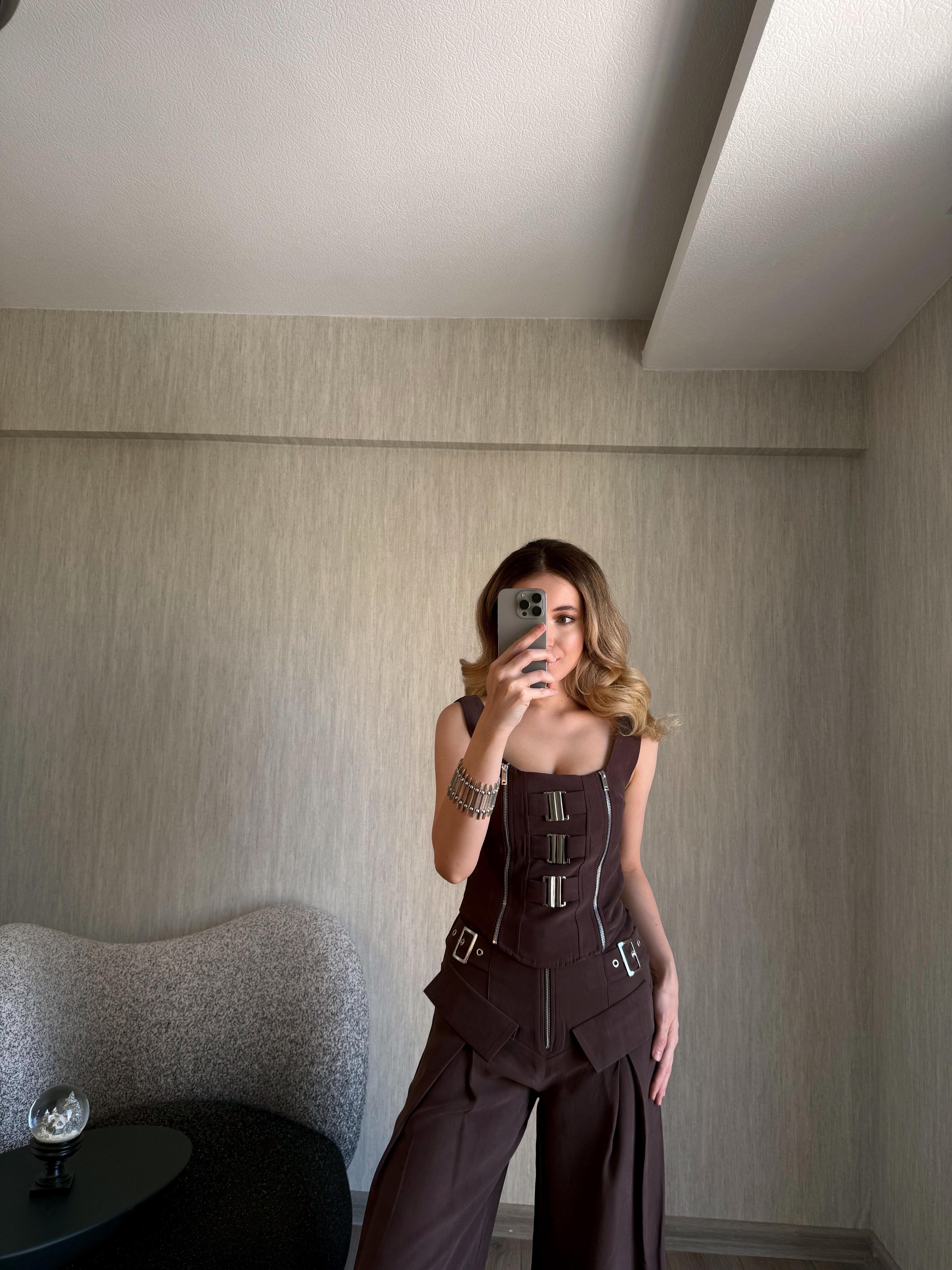 Kahve Askılı Bluz Pantolon Takım
