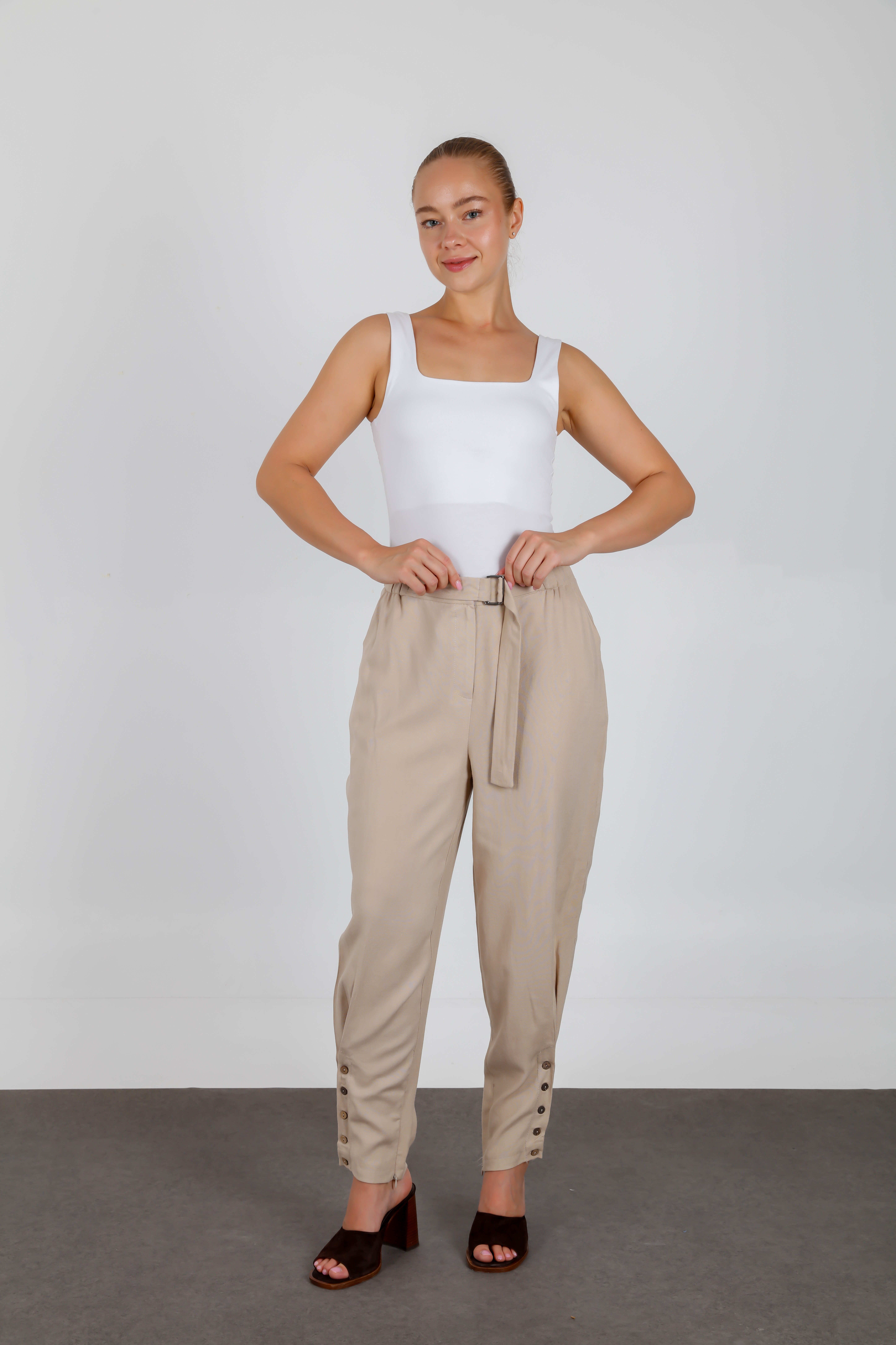 Doğal Düğme Detaylı Yazlık Şık Dar Paça Baggy Pantolon Bej