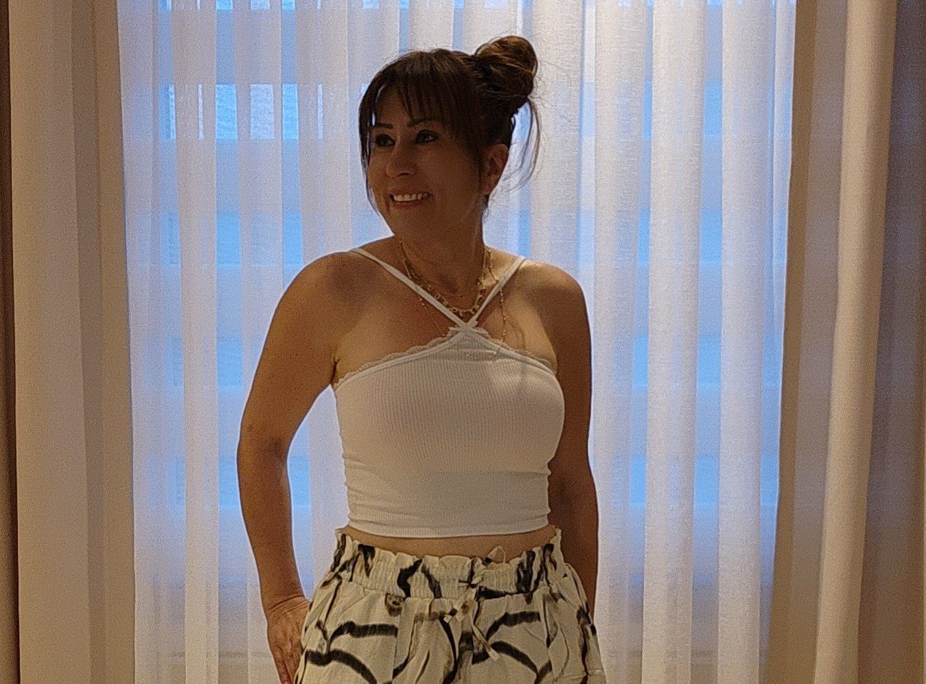 Çapraz Askı Dantel Detaylı Crop Bluz