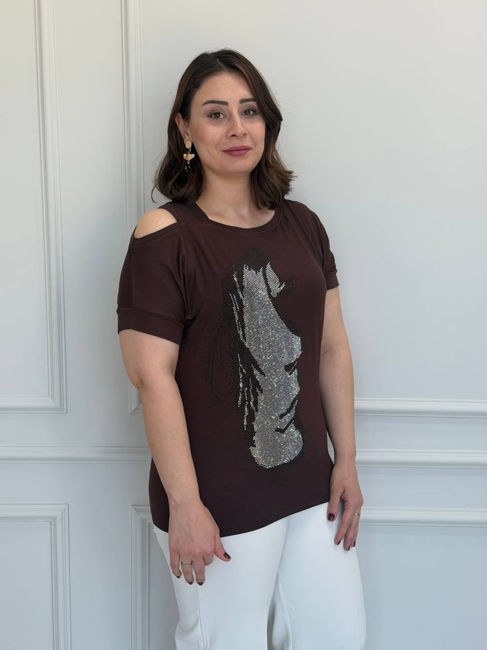 Omuz Detay Taşlı Kahve Bluz