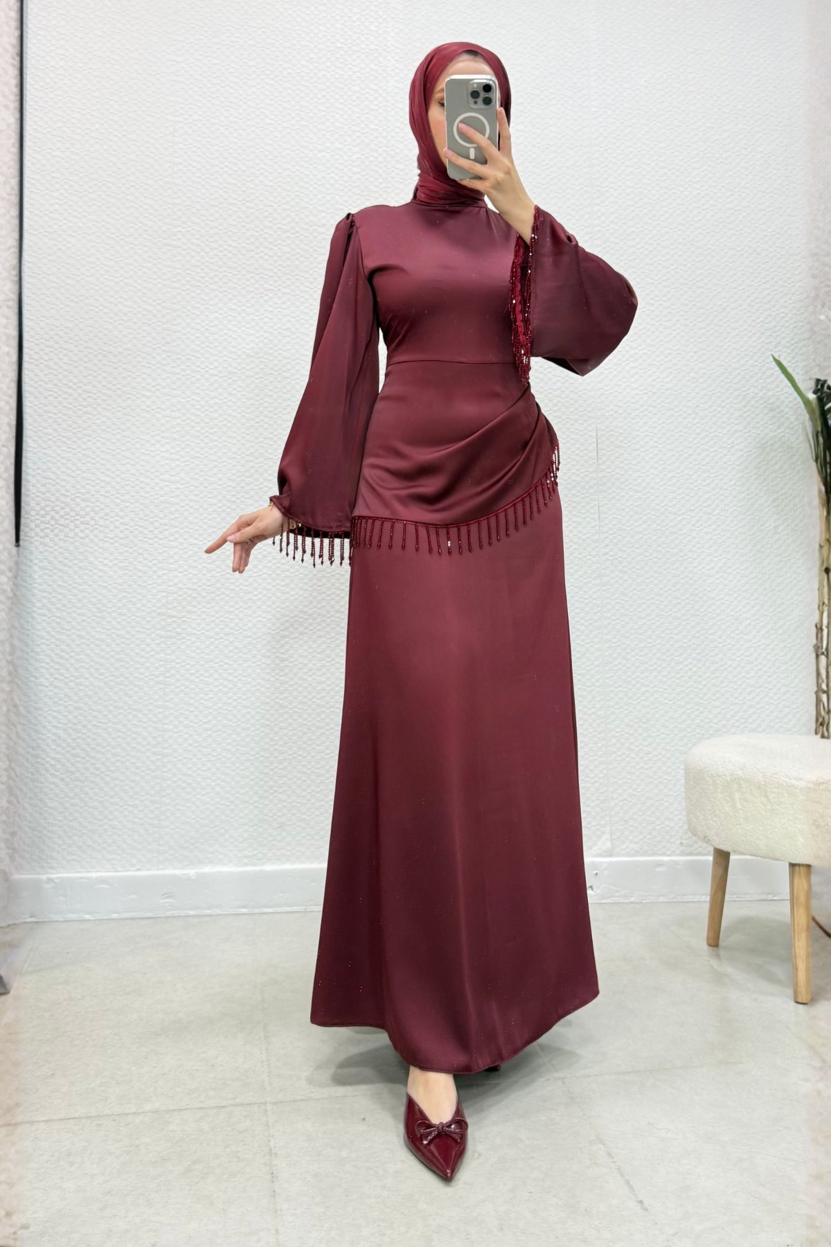 Sahra Taş Püsküllü Saten Kumaş Tesettür Abiye- Bordo