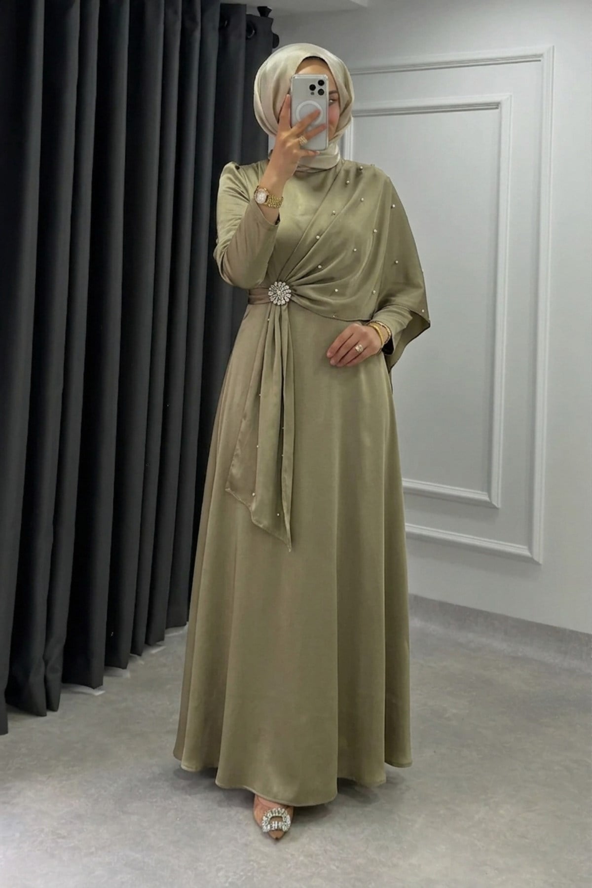 Zahide Taşlı Broşlu Krep Kumaş Tesettür Abiye- Haki