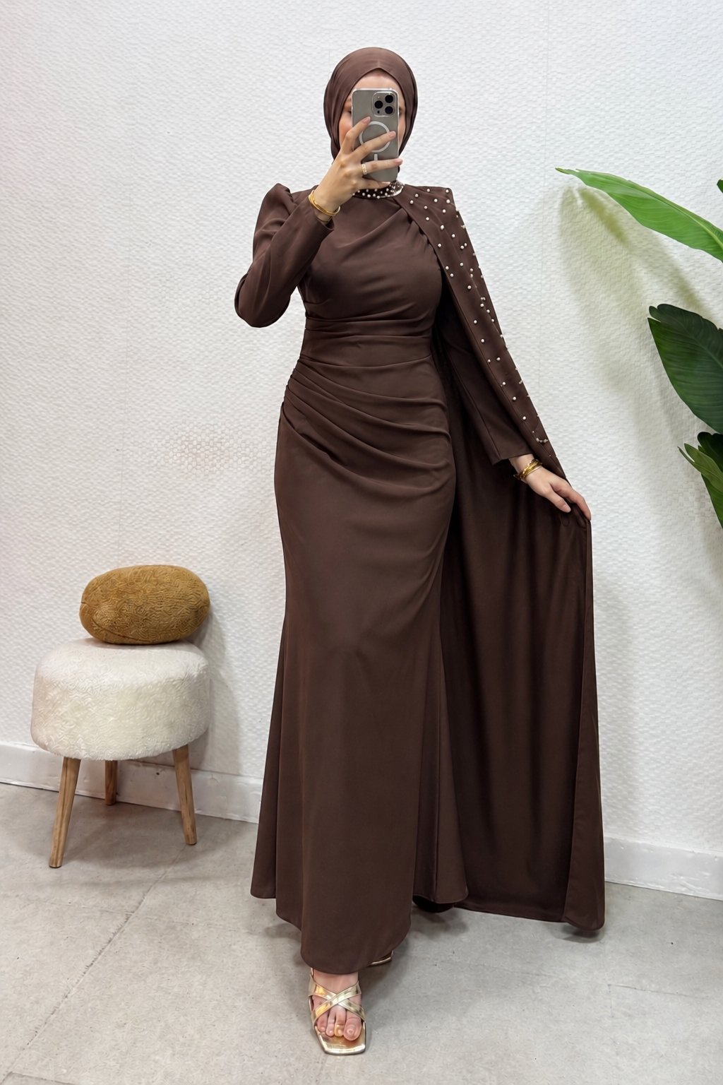 Zerina Taşlı Pelerinli Krep Kumaş Tesettür Abiye- Kahverengi