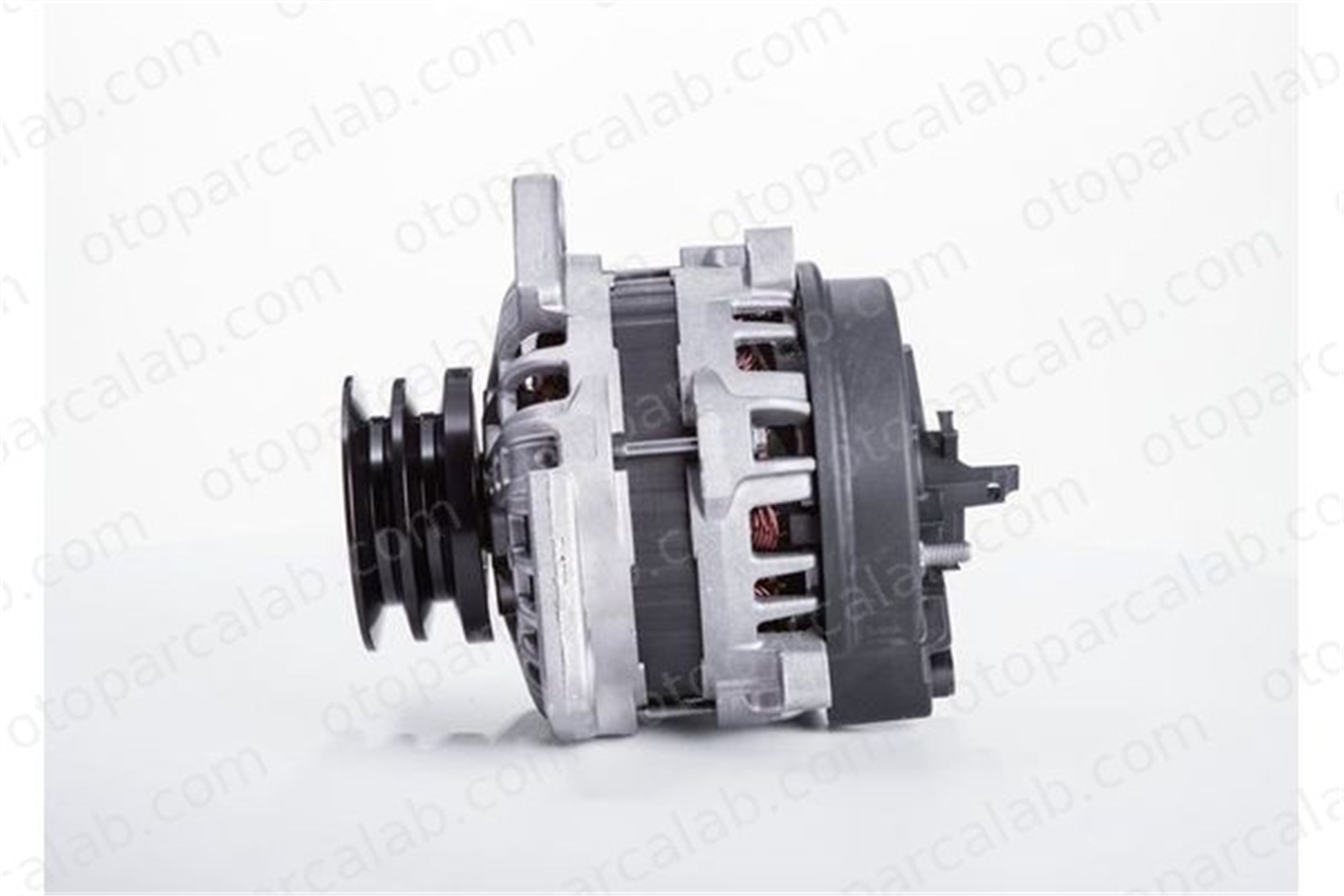 BOSCH F 000 BL0 7H5 Alternatör MERCEDES-BENZ AROCS ACTROS MP4 / MP5 A0001508850 A0131545002