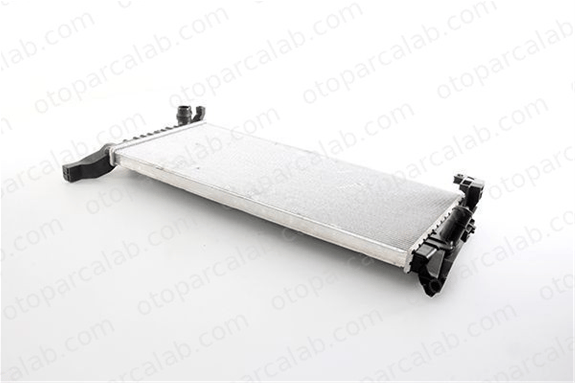 BSG 15-520-043 Su Radyatörü MINI MINI BMW 2 Active Tourer 51790636E 17117617630