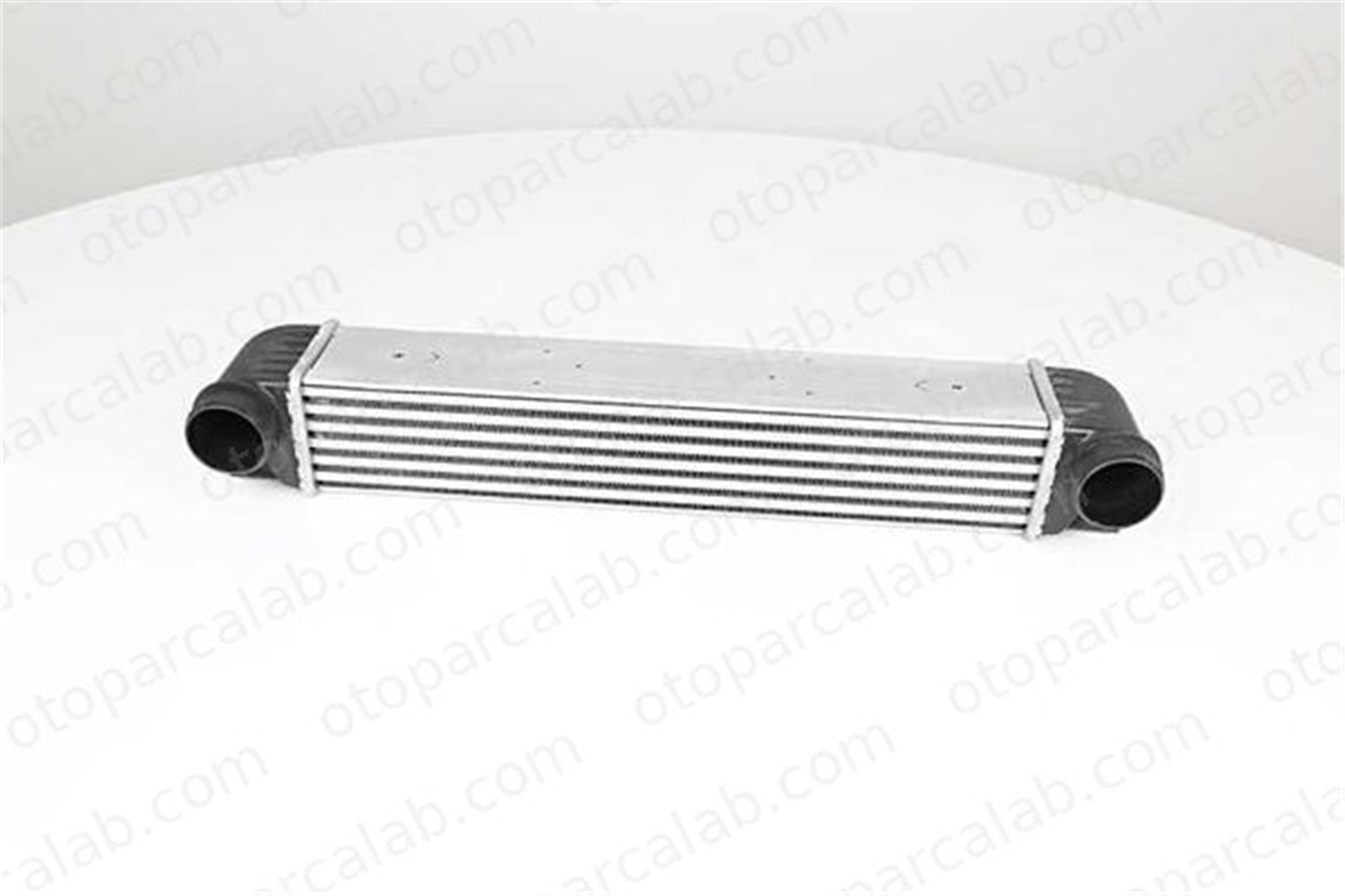BSG 15-535-008 Turbo Radyatörü BMW 5 5 Touring 17512247359 17512247363
