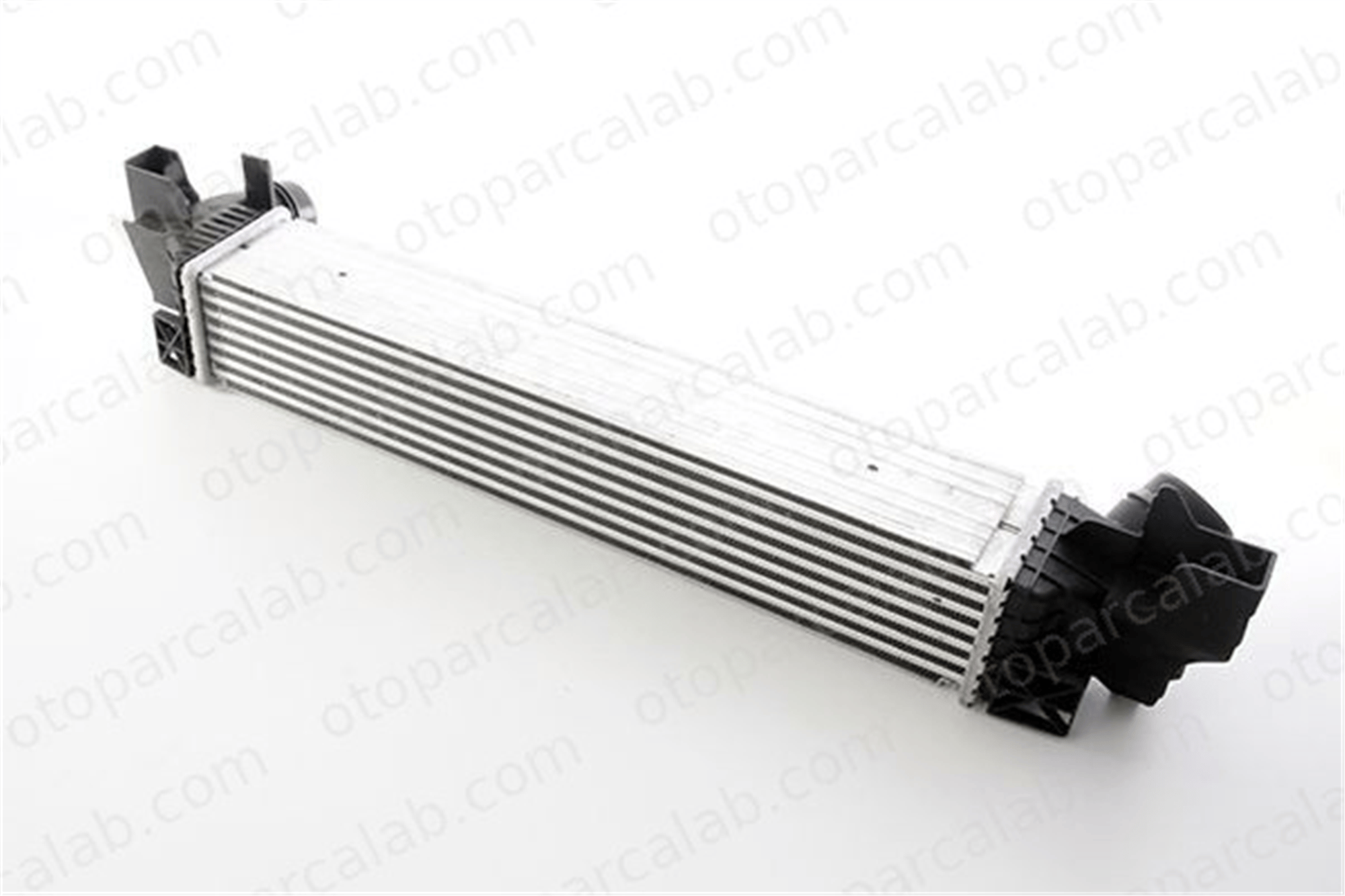 BSG 15-535-026 Turbo Radyatörü BMW 2 Active Tourer 2 Gran Tourer 17517617597 7617597