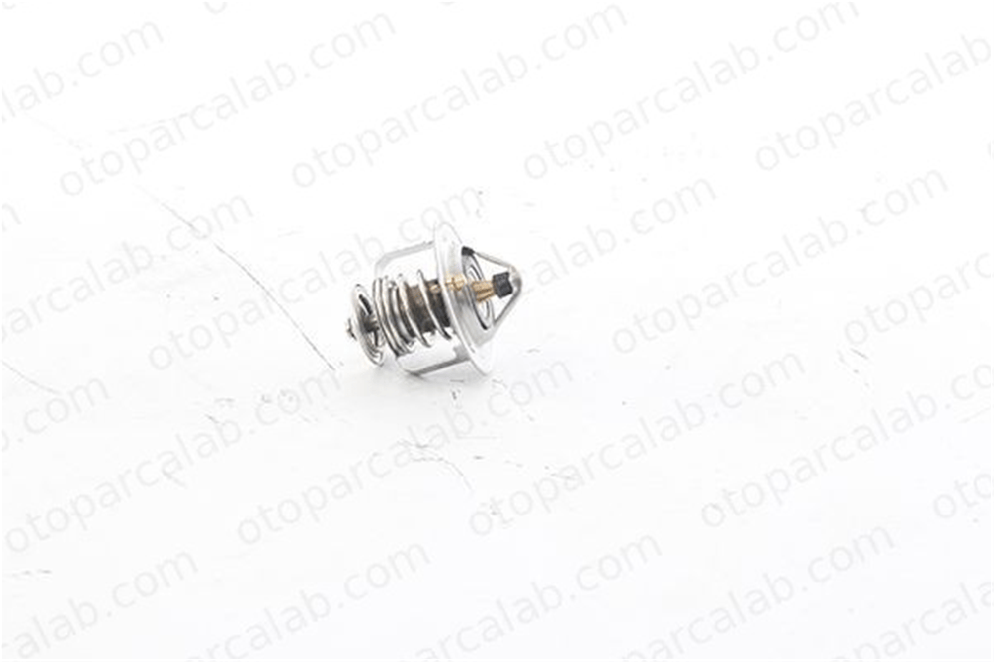 BSG 16-125-008 Termostat 82 °C NISSAN PICK UP LANCIA DELTA I 96868335 7615235