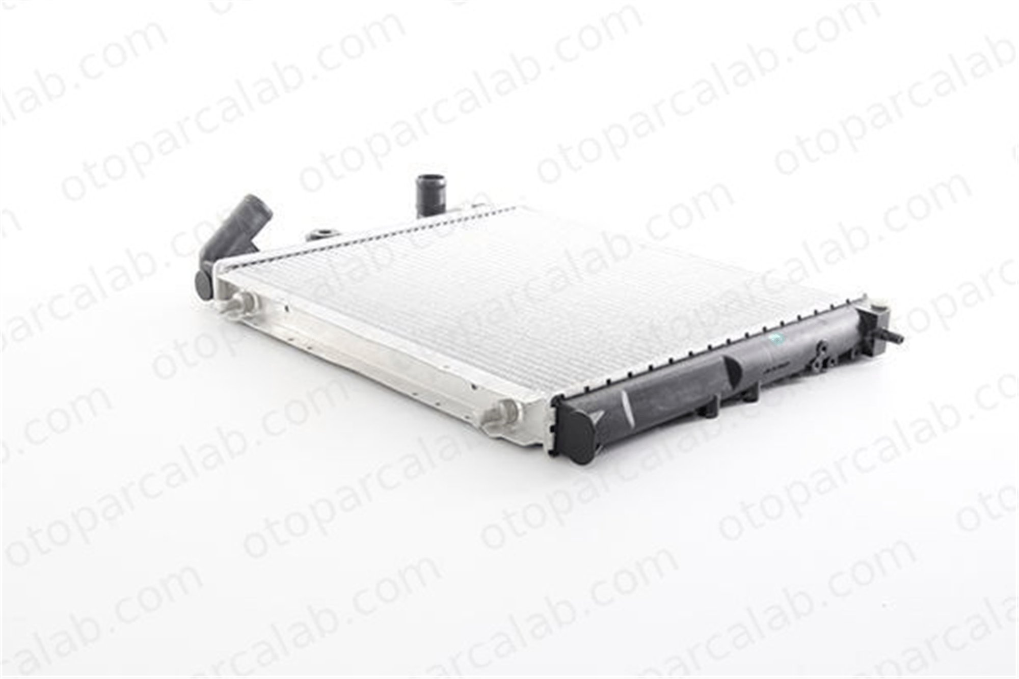 BSG 17-520-001 Su Radyatörü RENAULT TRAFIC Panelvan/Van 19 II 7701395093 7700784039