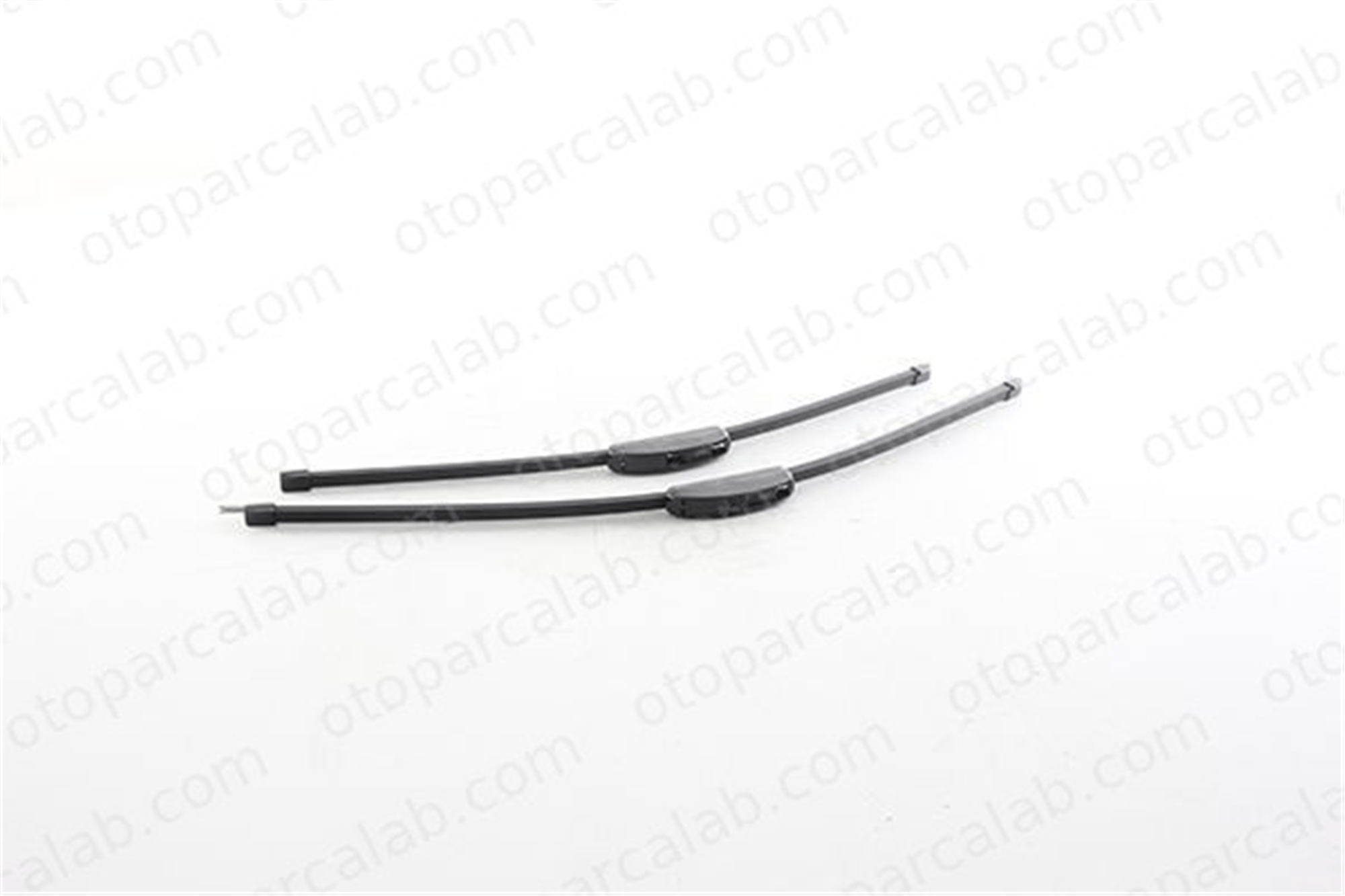 BSG 30-992-032 Silecek Süpürgesi Ön Muz Tip 550/550 mm - 22/22 inç FORD TRANSIT Panelvan/Van TRANSIT Platform şasi GC1JS17528BA EC1JS17528BA