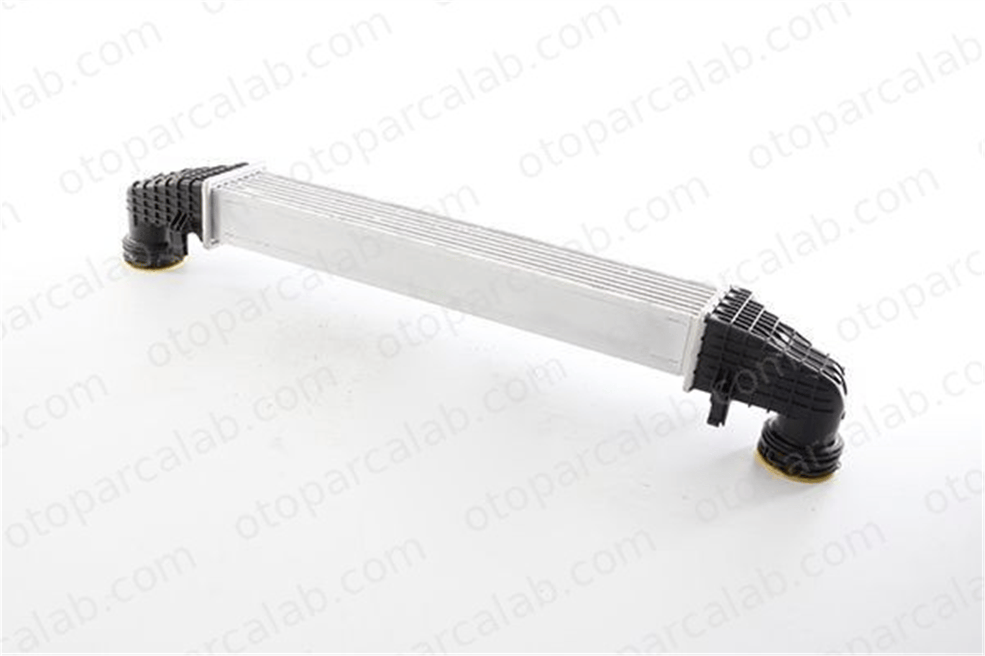 BSG 60-535-027 Turbo Radyatörü MERCEDES-BENZ E-SERISI T-Model E-SERISI A2115003902 2115002602
