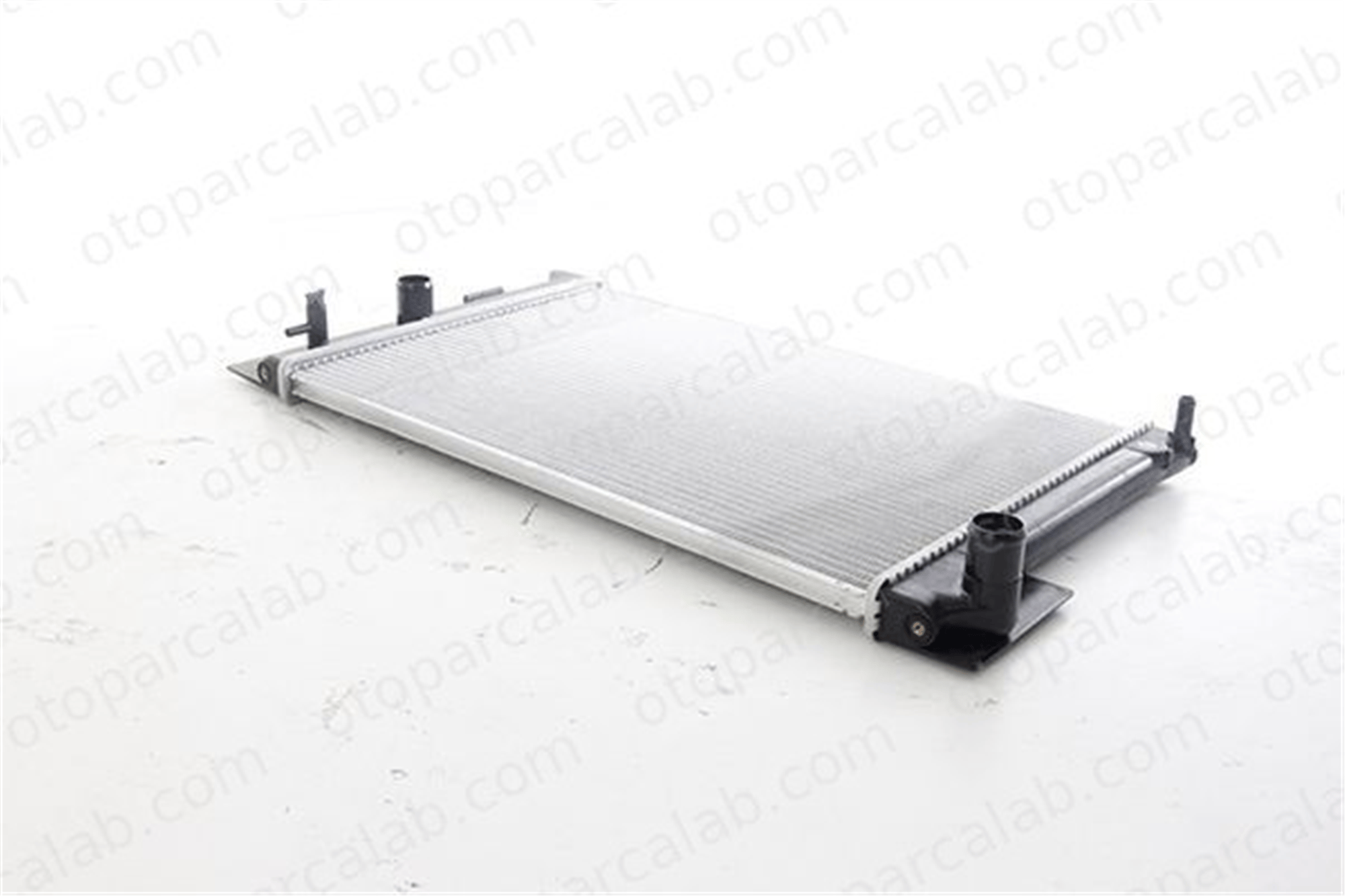 BSG 85-520-021 Su Radyatörü TOYOTA AURIS COROLLA Sedan 92AB8005CB 164000D400