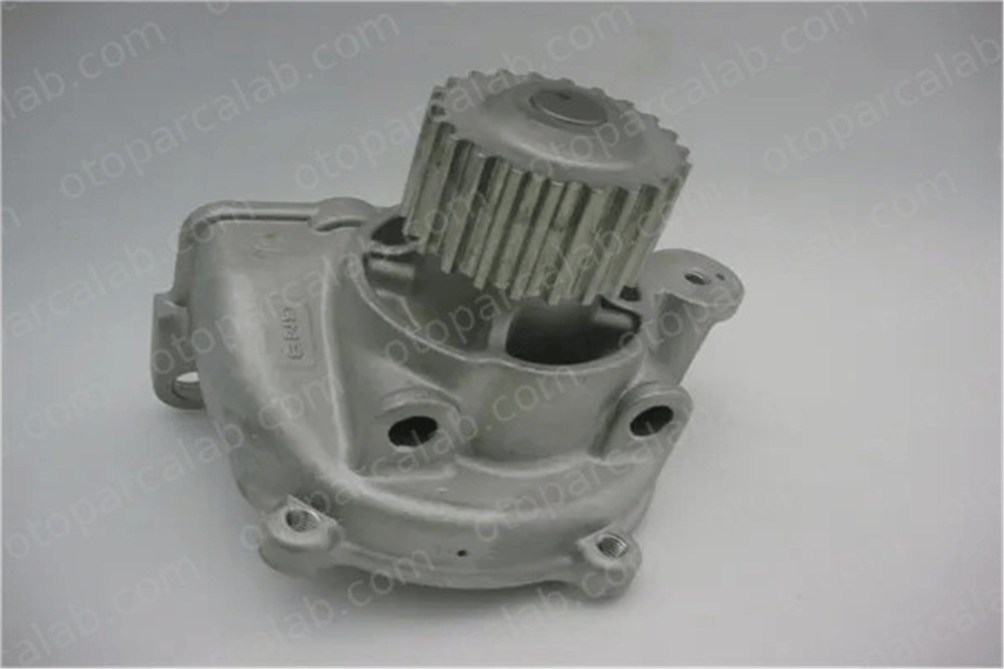 GMB GWMZ-30A Devirdaim Su Pompası MAZDA E Panelvan/Van E Platform şasi 8AG215100 R20115010A