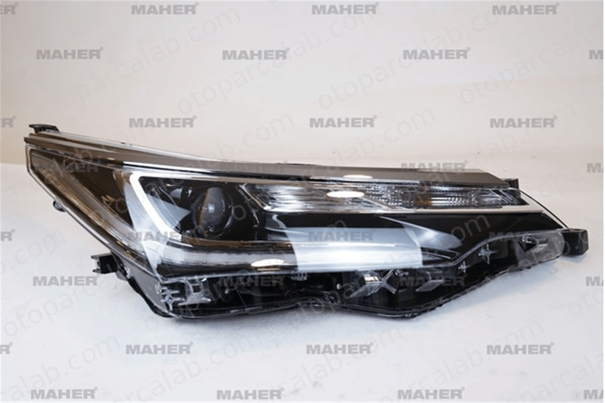MAHER 29384 Far Lambası Sağ TOYOTA COROLLA Sedan 8111002L70