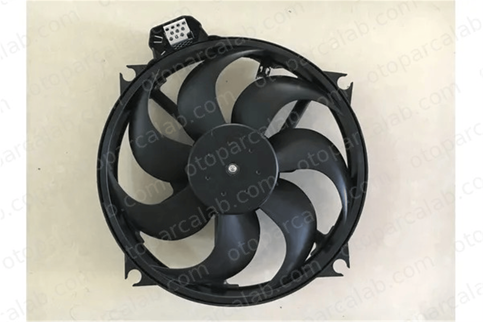 MGA 83230 Radyatör Fan ve Motoru RENAULT MEGANE III Coupe MEGANE III Hatchback 214810028R 214810011R