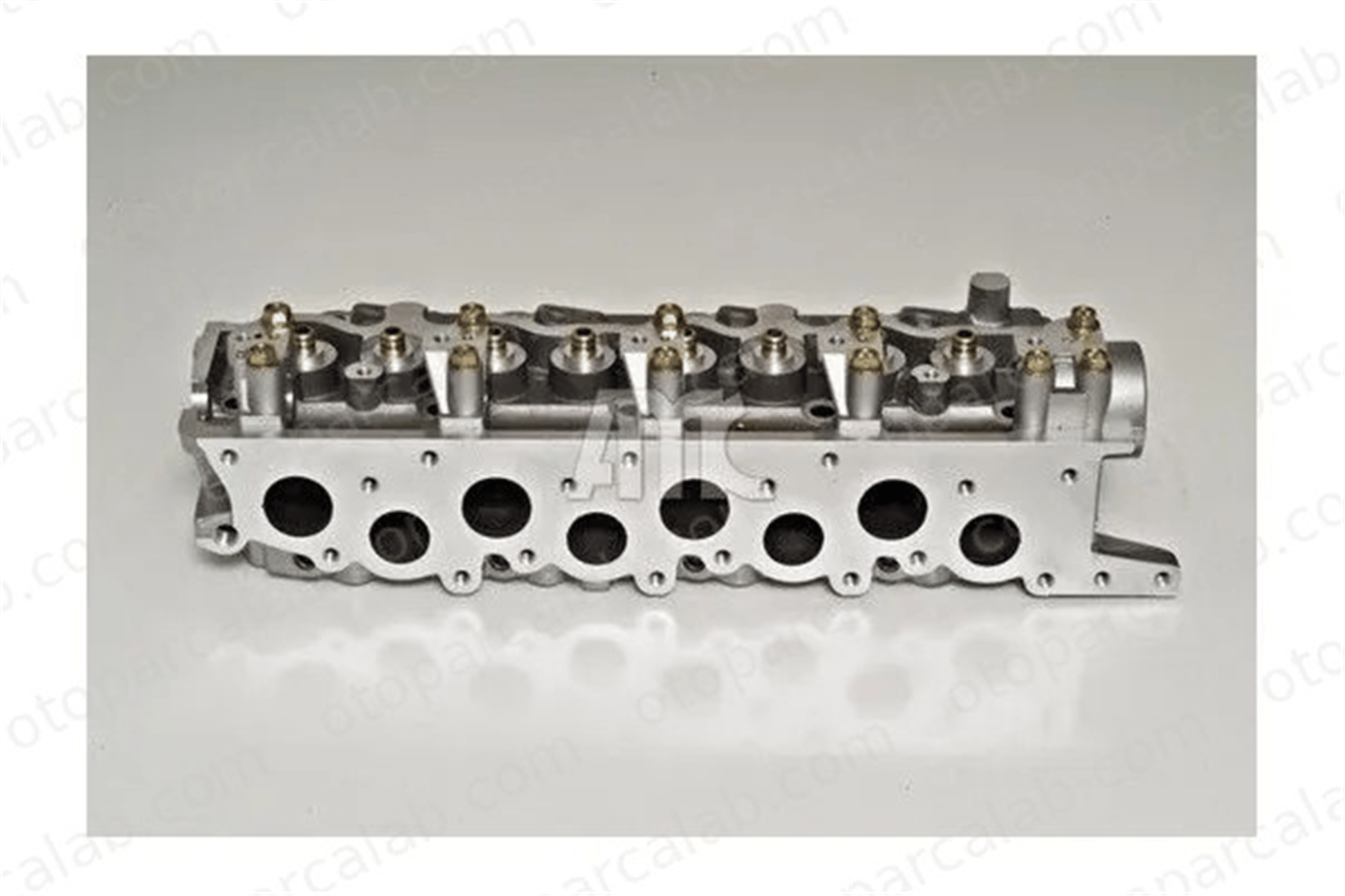 SUPSAN H-413 Silindir Kapağı MITSUBISHI L200 L 300 III Minibüs/Otobüs MD139564 908512