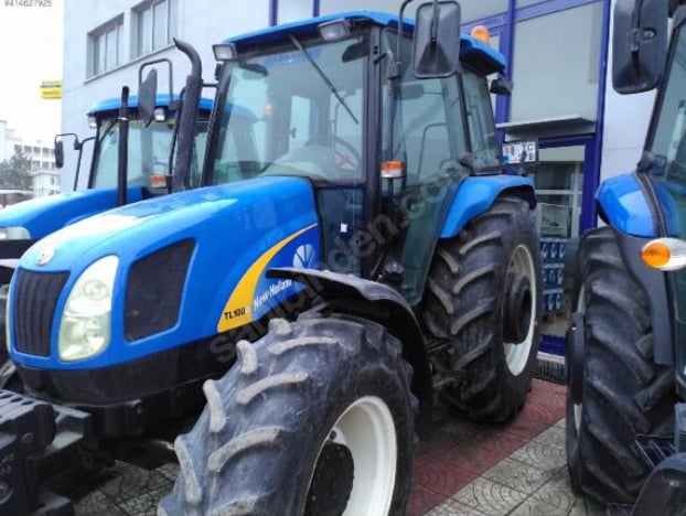 New Holland TL100A Sol Kapı Camı