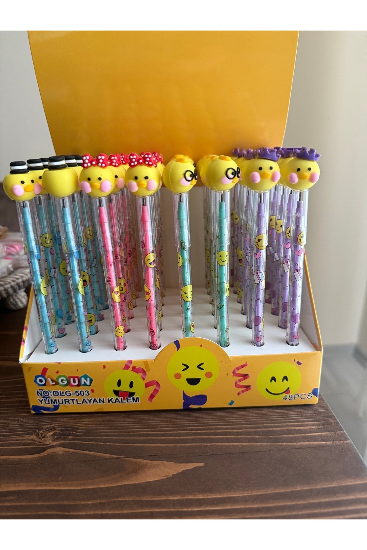 Yumurtlayan kalem(emojili)1 adet