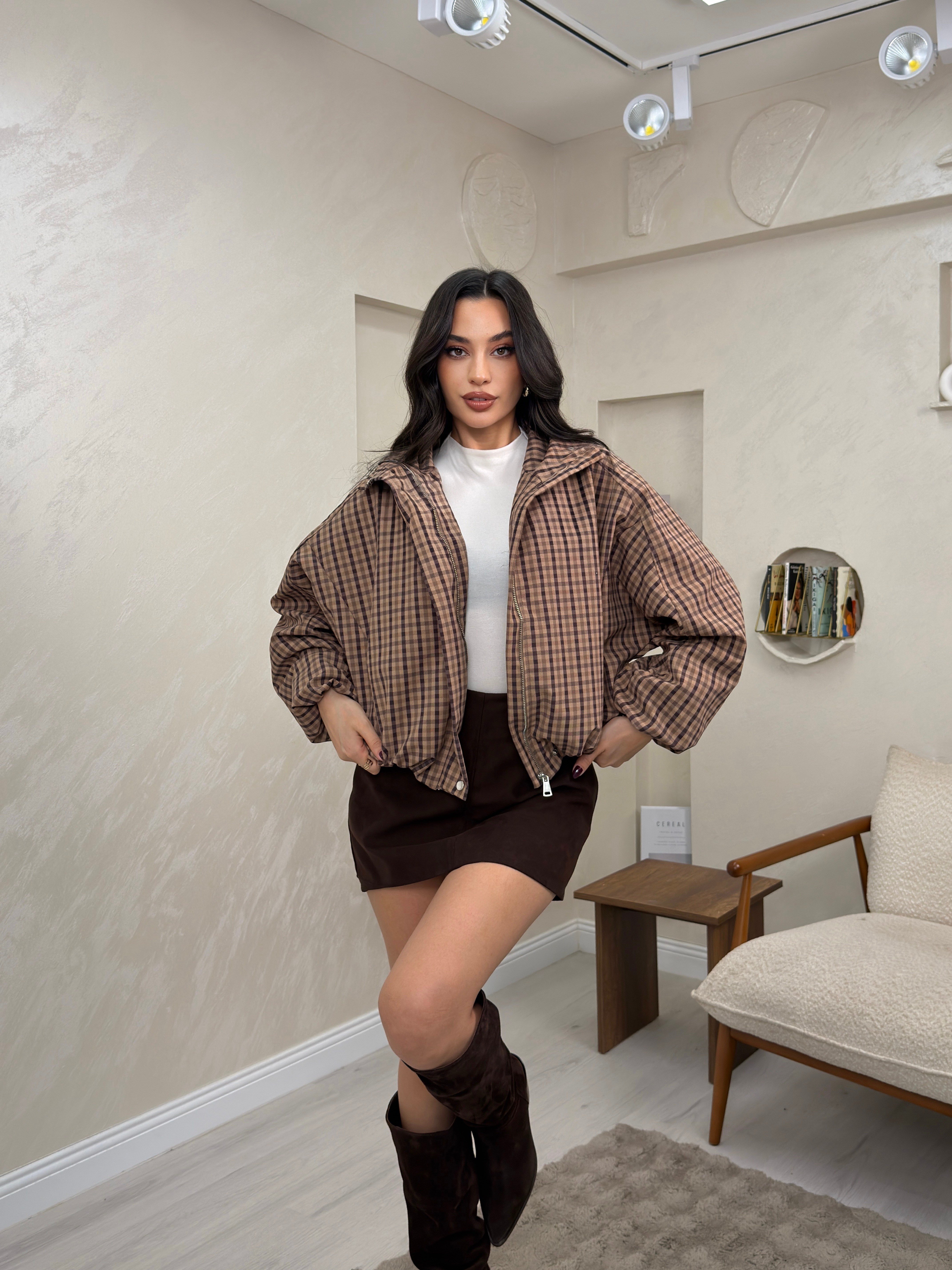 Eva Kahve Renkli Ekose Desenli Fermuarlı Kadın Mont | miraylawear