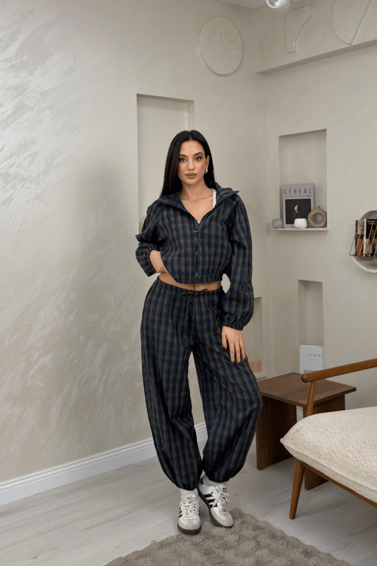 Lidya Laci Renkli Ekose Desenli Fermuarlı Ceket ve Lastik Paça Pantolon Kadın Takım | miraylawear