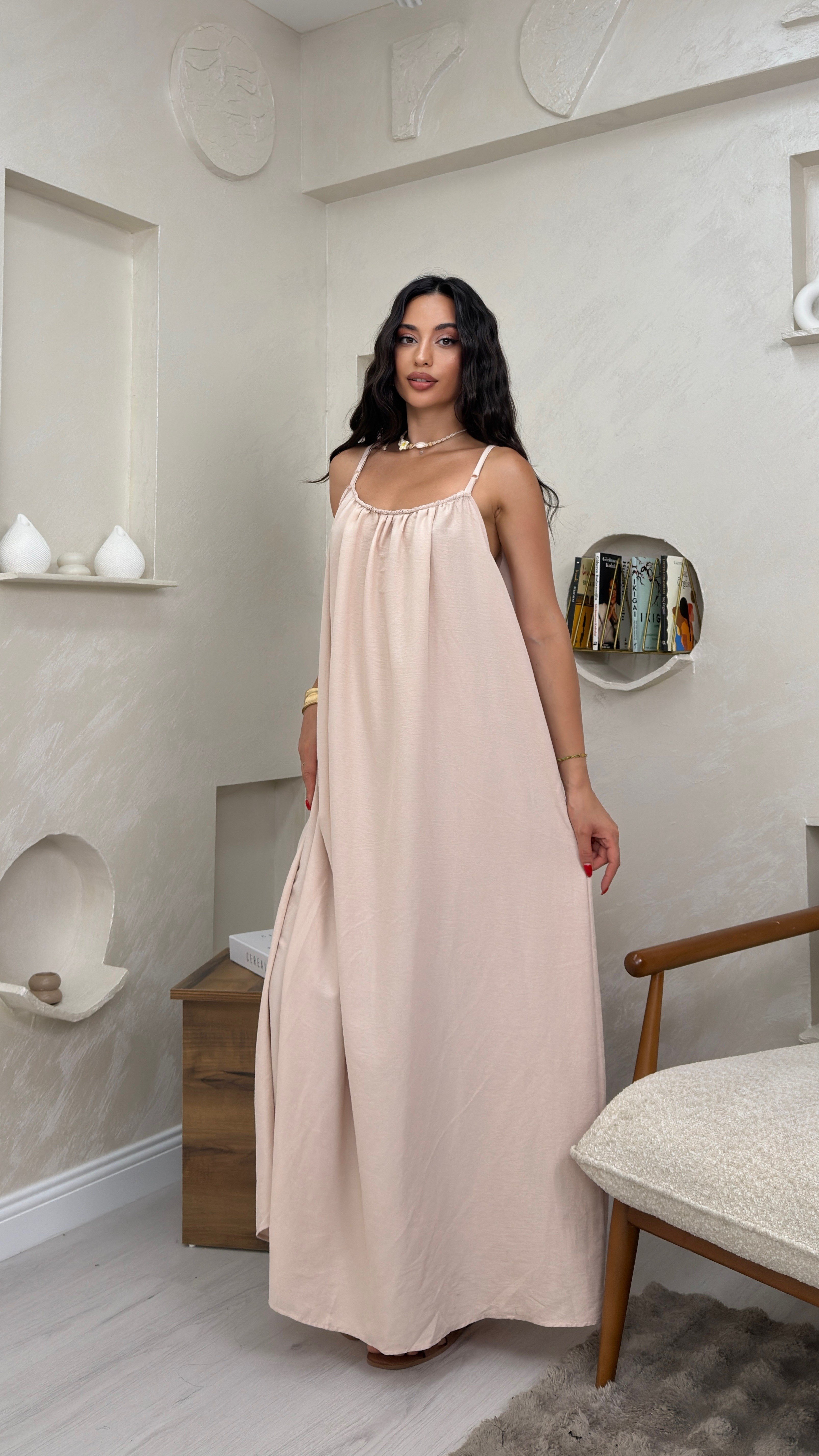 LUNA KREM RENKLİ ASKILI SALAS KADIN MAXİ ELBİSE