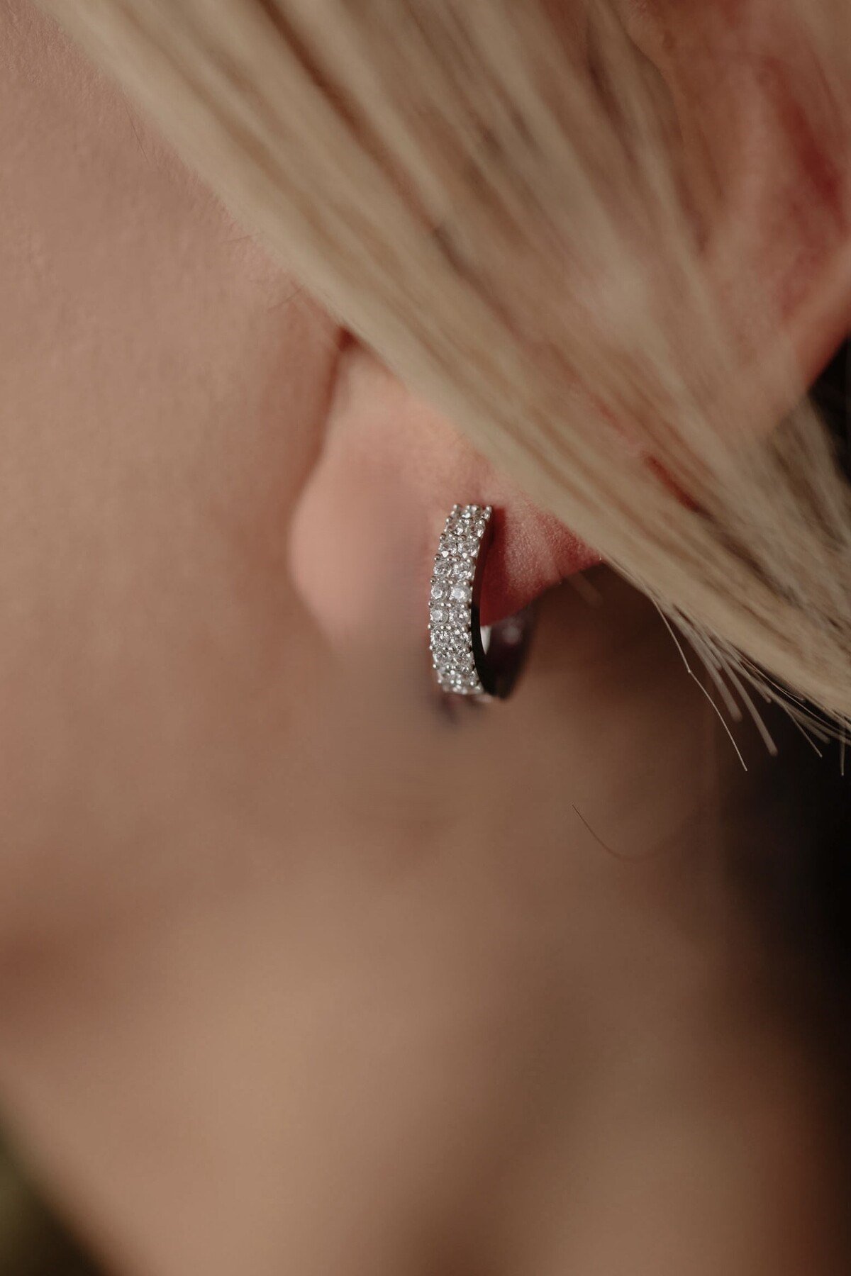 925 Ayar Gümüş 2 Sıra Taşlı Kadın Gümüş Küpe (14MM) (3MM)