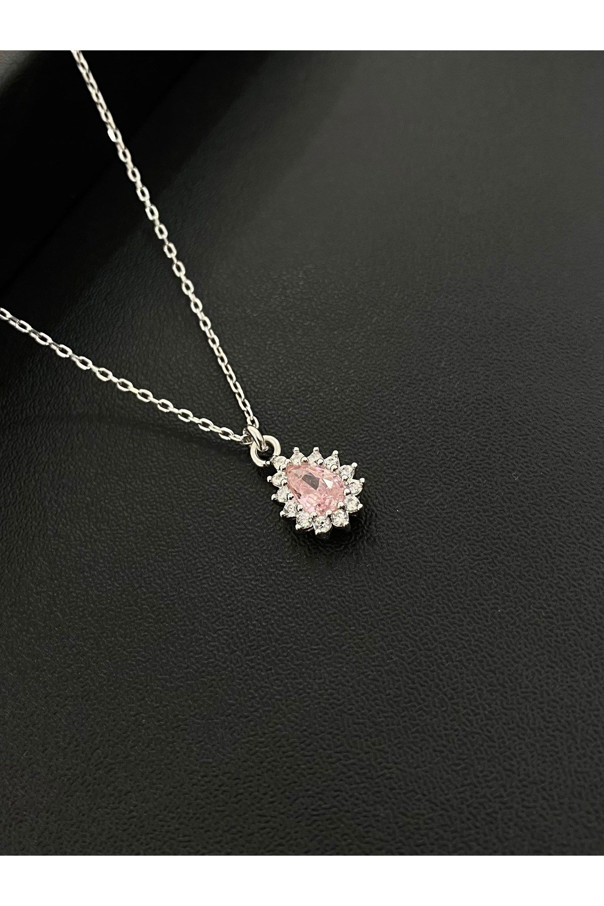 925 Ayar Gümüş Pembe Taşlı Damla Modeli Kadın Kolye (40+5CM)