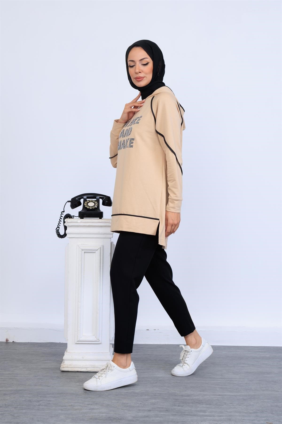 BİYE DETAYLI YAZILI SWEATSHIRT
