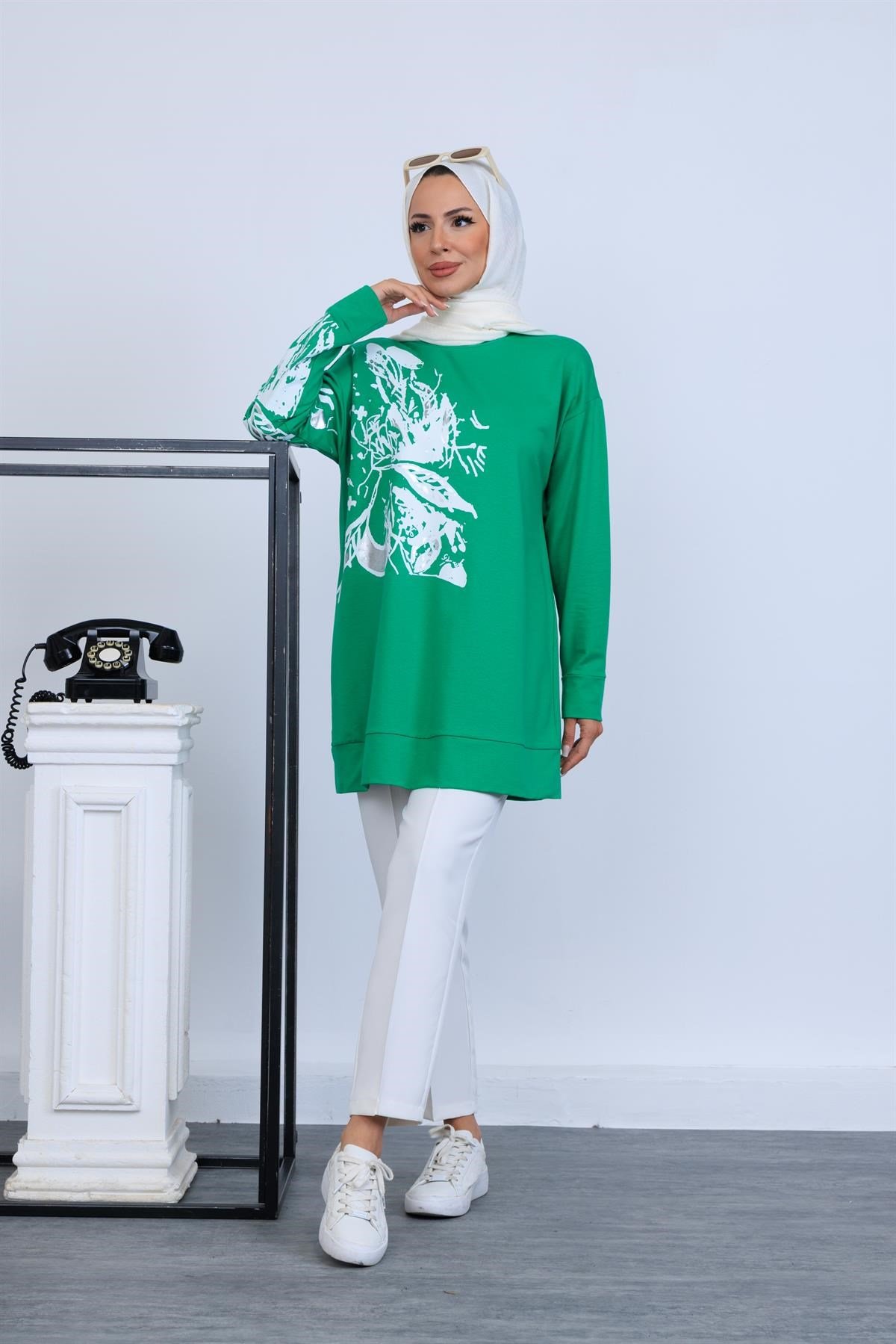GÜMÜŞ VARAK BASKILI SWEATSHIRT