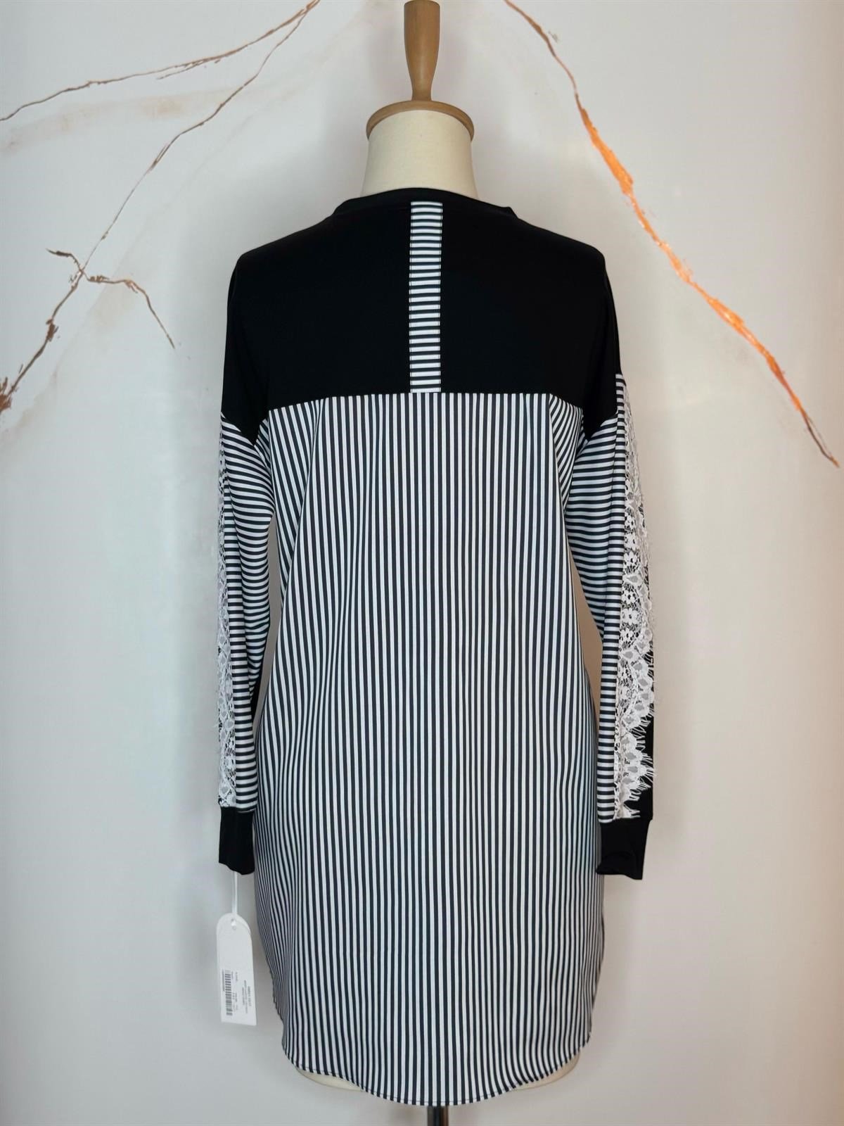 ŞERİT DANTEL DETAYLI SWEATSHIRT