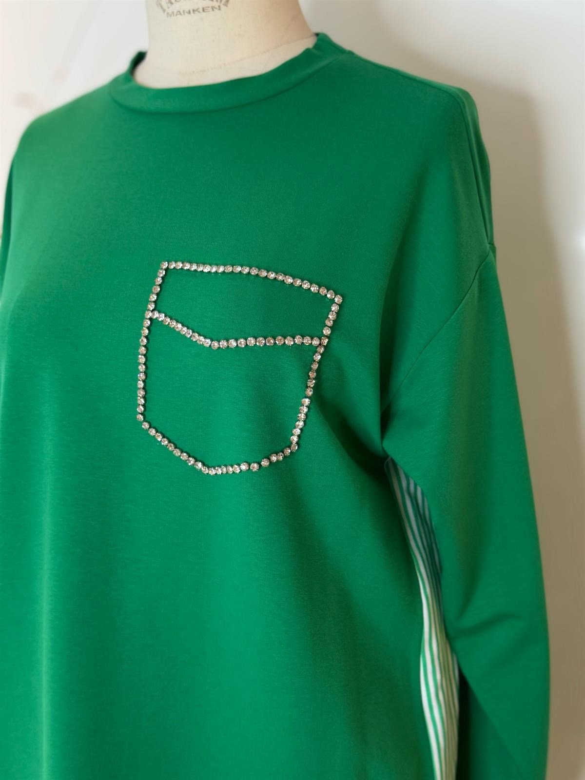 TAŞLI CEPLİ DANTELLİ SWEATSHIRT