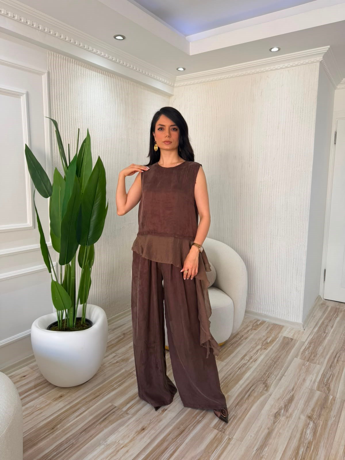 Asimetrik Fırfır Detaylı Kolsuz Bluz ve Palazzo Pantolon İkili Takım - KAHVE