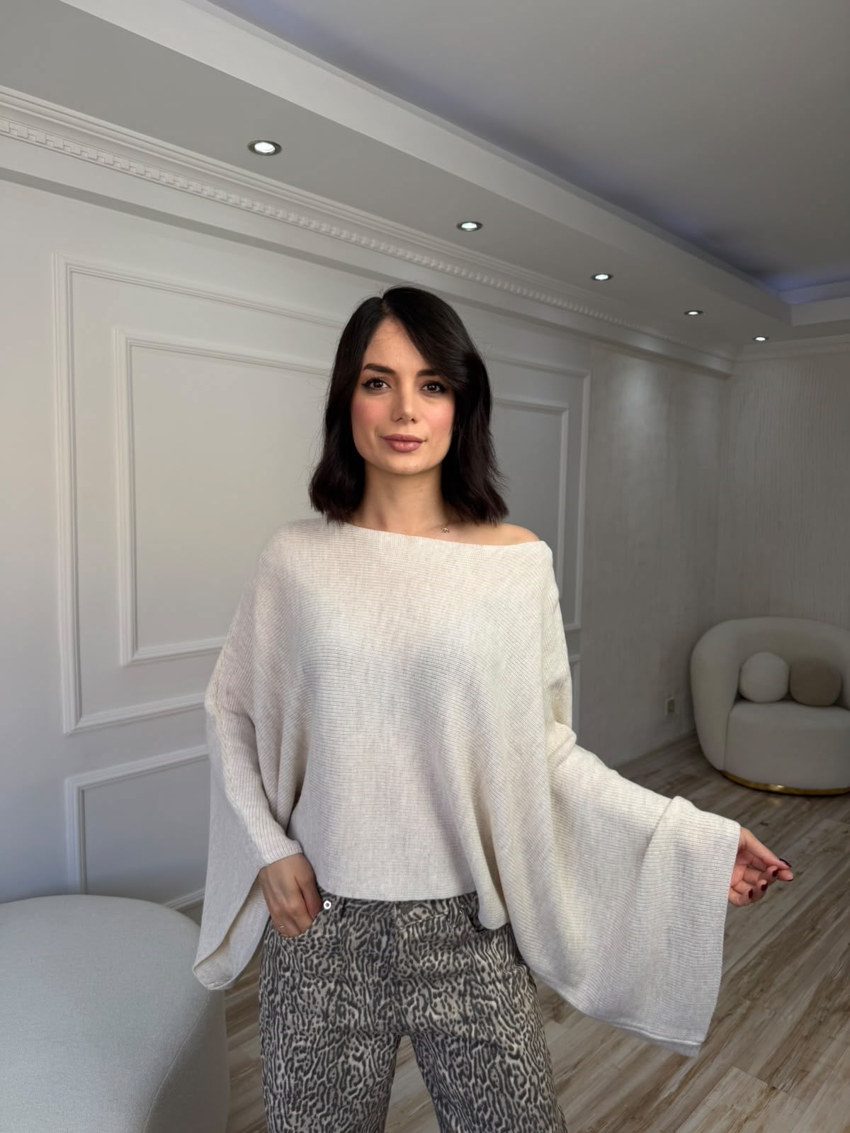 Kayık Yaka Yarasa Kol Triko Pelerin - BEJ