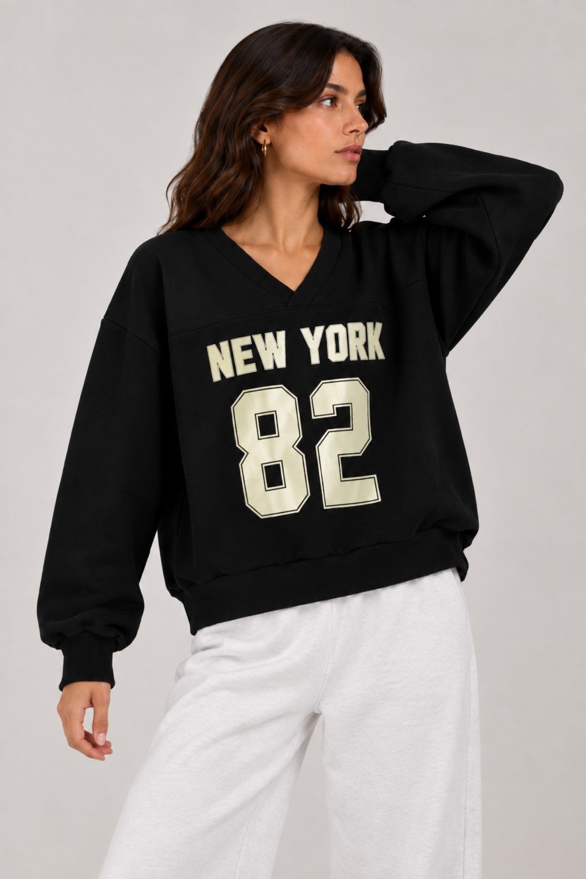 1046 Kadın V Yaka New York Baskılı 3 İplik Pamuklu Sweatshirt Siyah