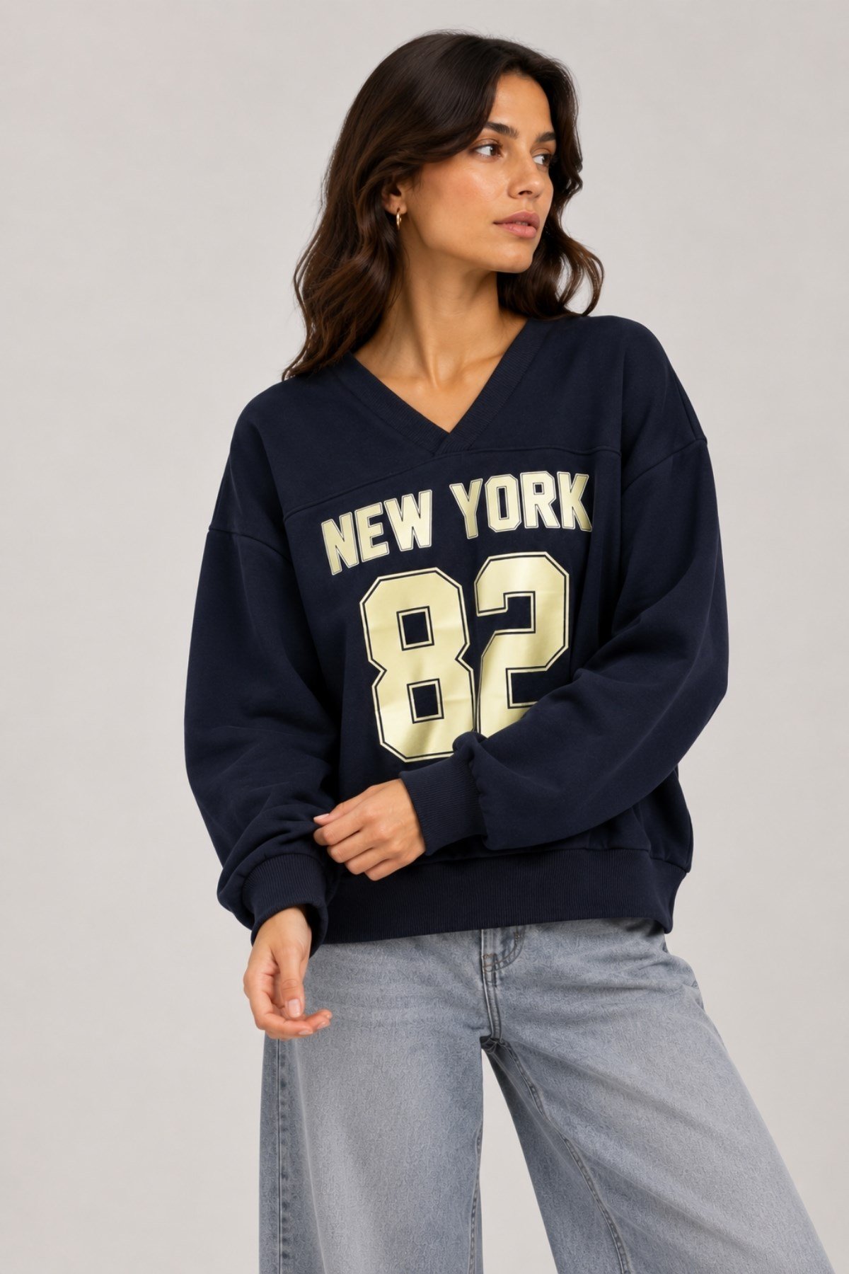 1046 Kadın V Yaka New York Baskılı 3 İplik Pamuklu Sweatshirt Lacivert