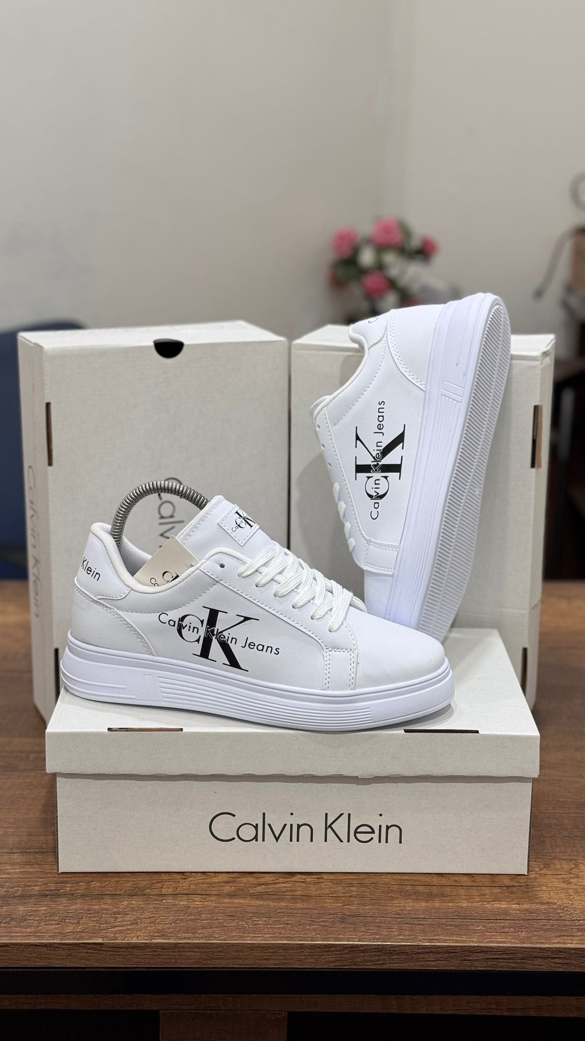 Calvin Klein kampanya sınırlı sayıda