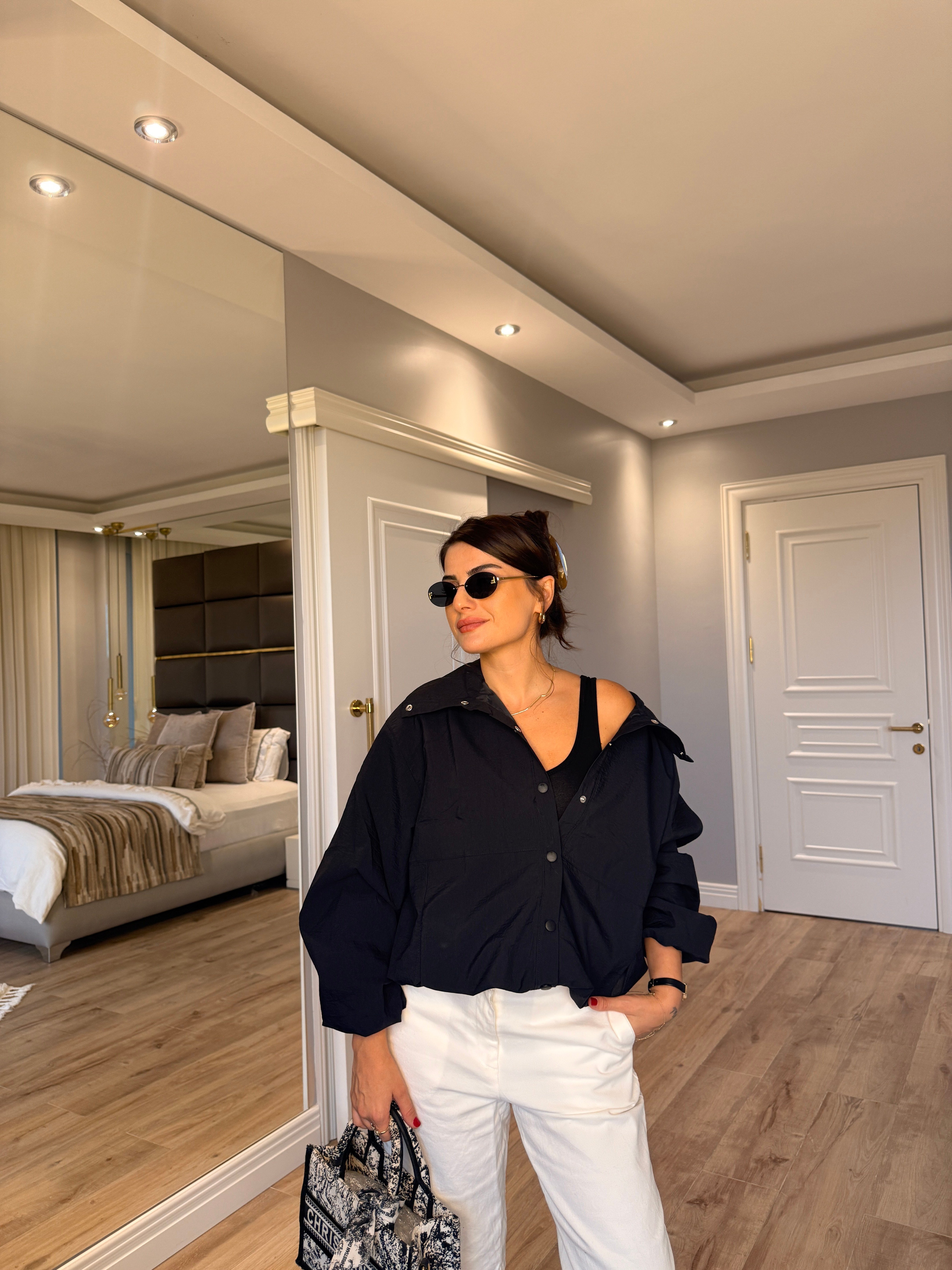 Siyah  Belden Ayarlamalı Paraşüt Mont