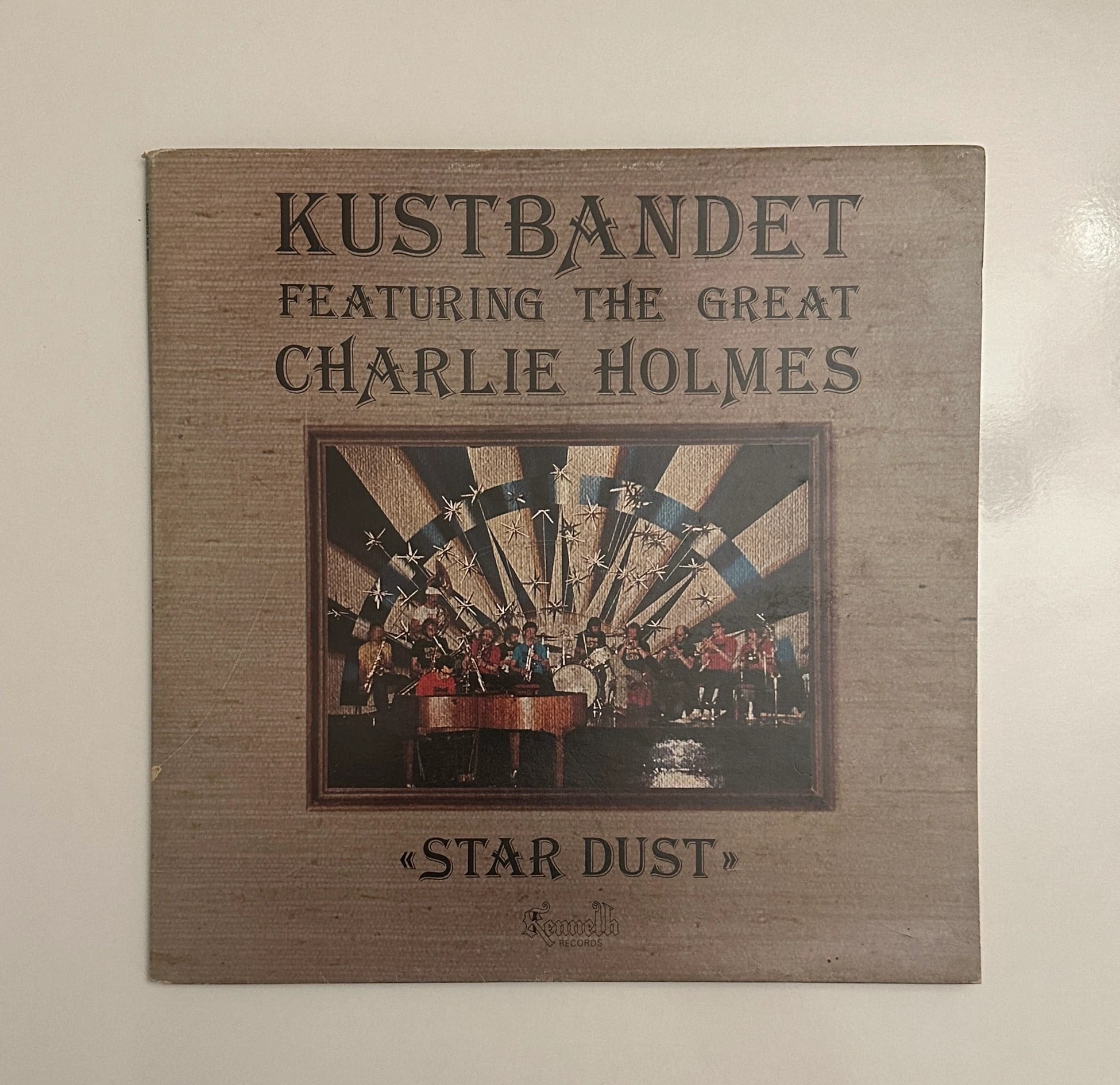 Kustbandet Featuring The Great Charlie Holmes – Star Dust Dönem Baskı Plak