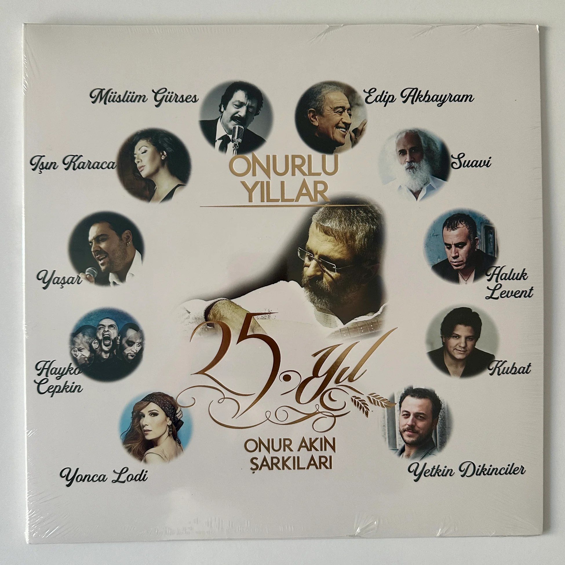 Onurlu Yıllar - 25. Yıl Onur Akın Şarkıları Plak