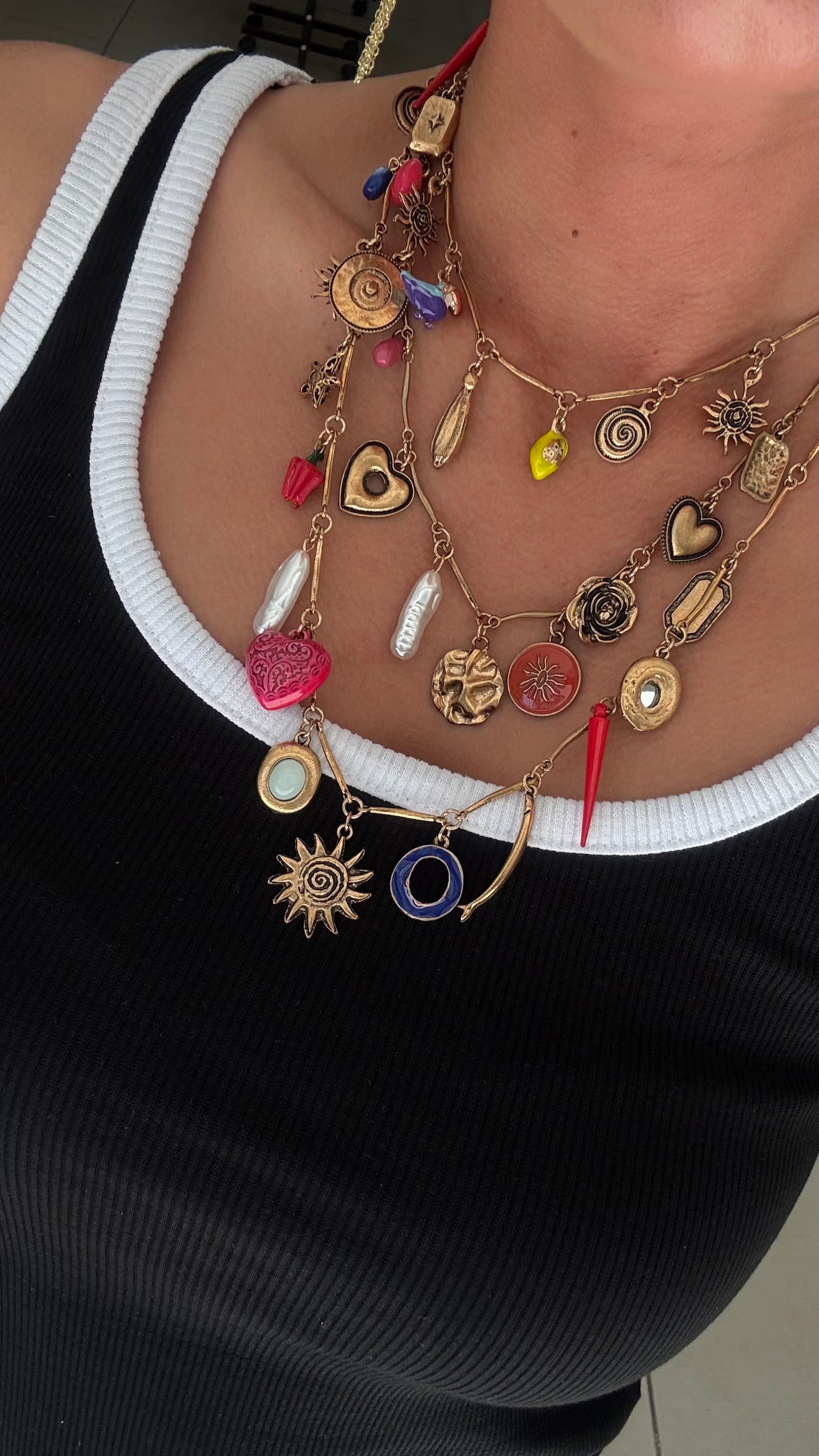 Marka model charm kolye