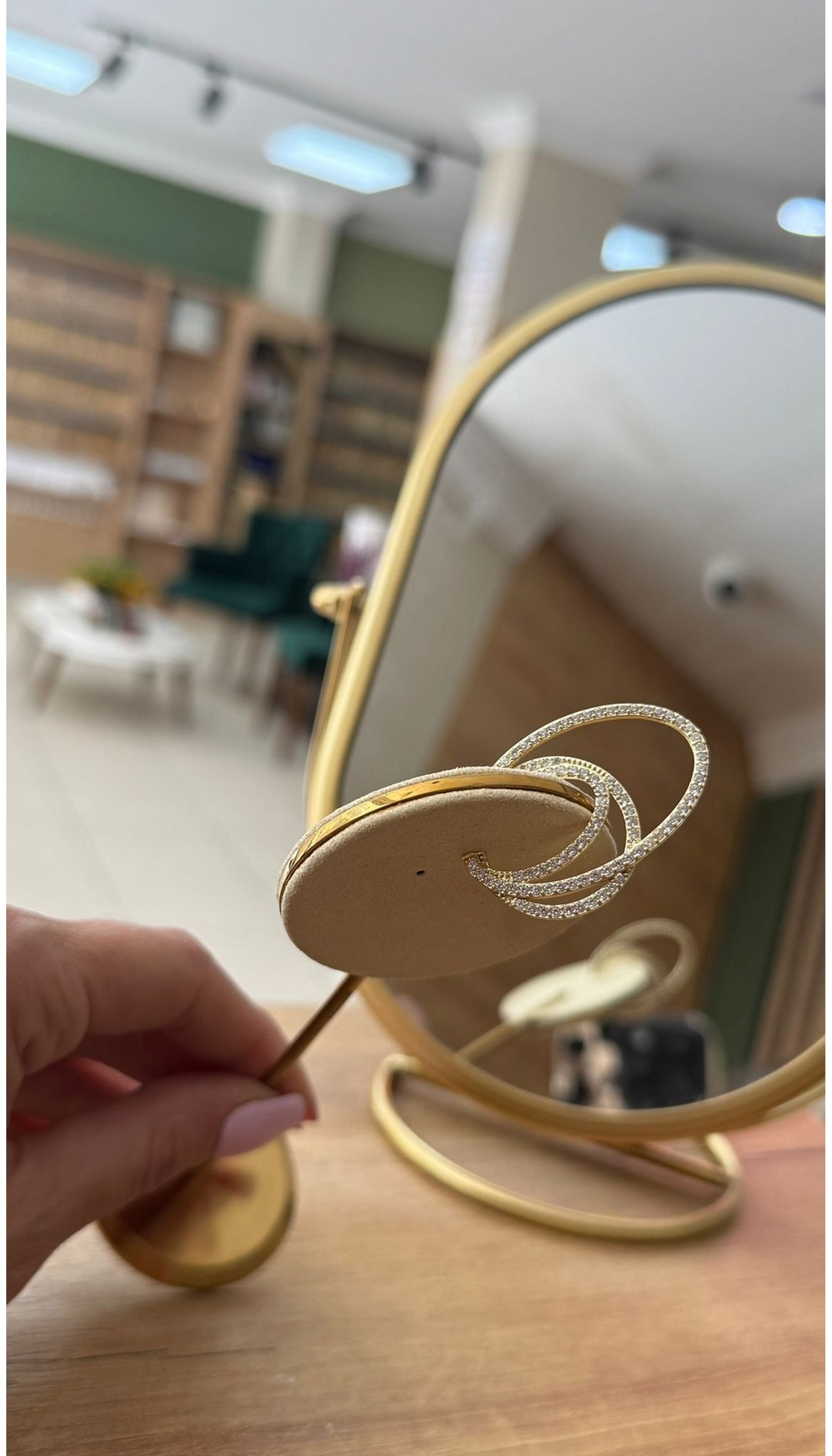 OVAL