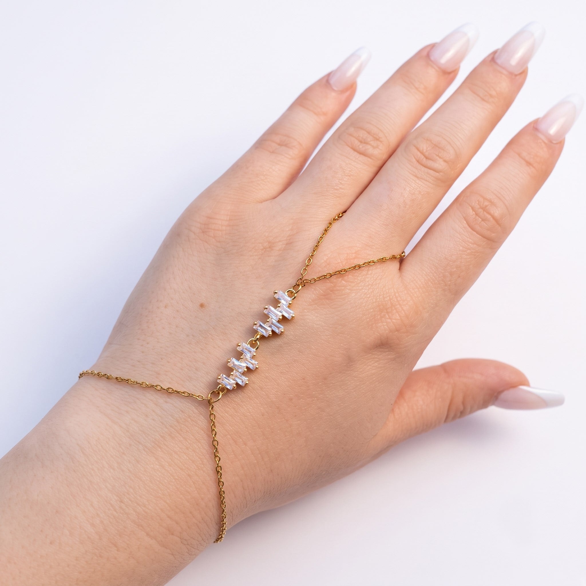 Lineer Baget Taşlı Gold Renk Şahmeran
