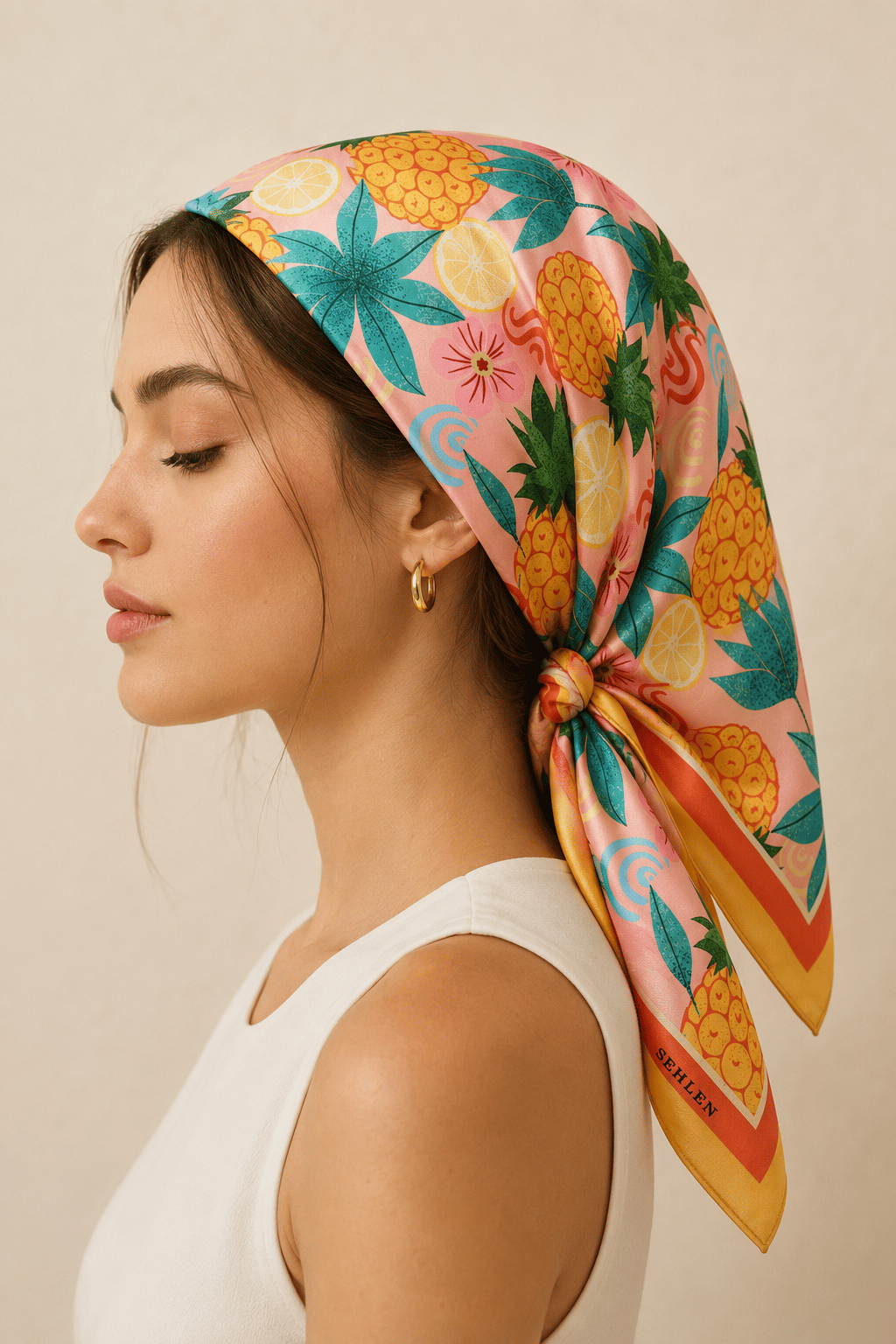 Kadın Tropikal Ananas Desenli Saten Fular Bandana 56x56 cm - Hardal