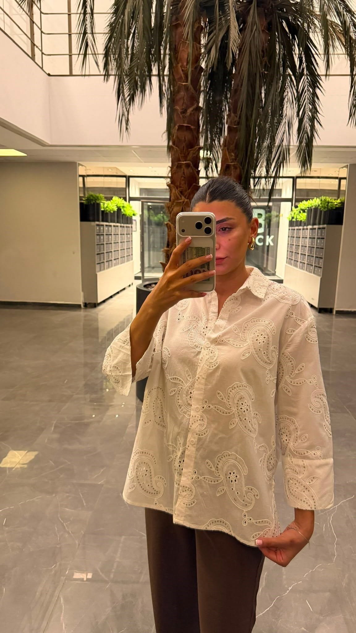 Boncuk İşlemeli Keten Gömlek